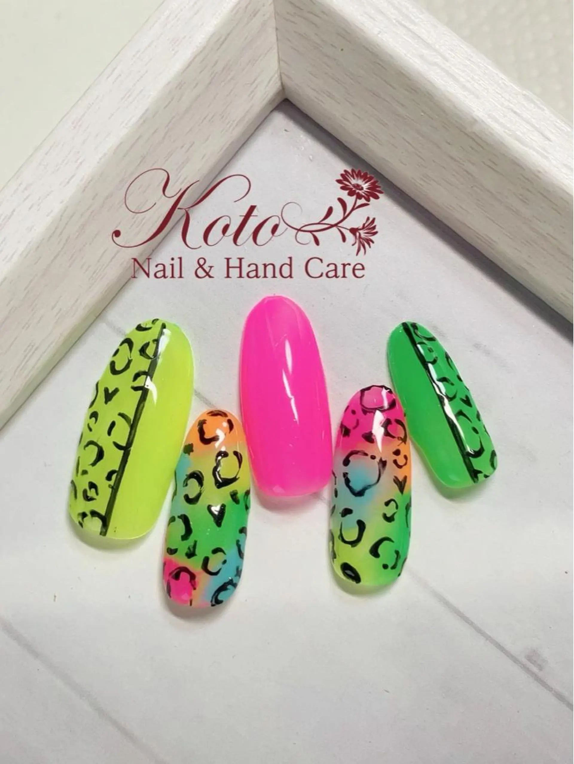 ネイル 長さ出し フットネイル フレンチネイル ジェルネイル ラメ(グリッター) Risa ネイルサロンKOTOのネイルデザイン