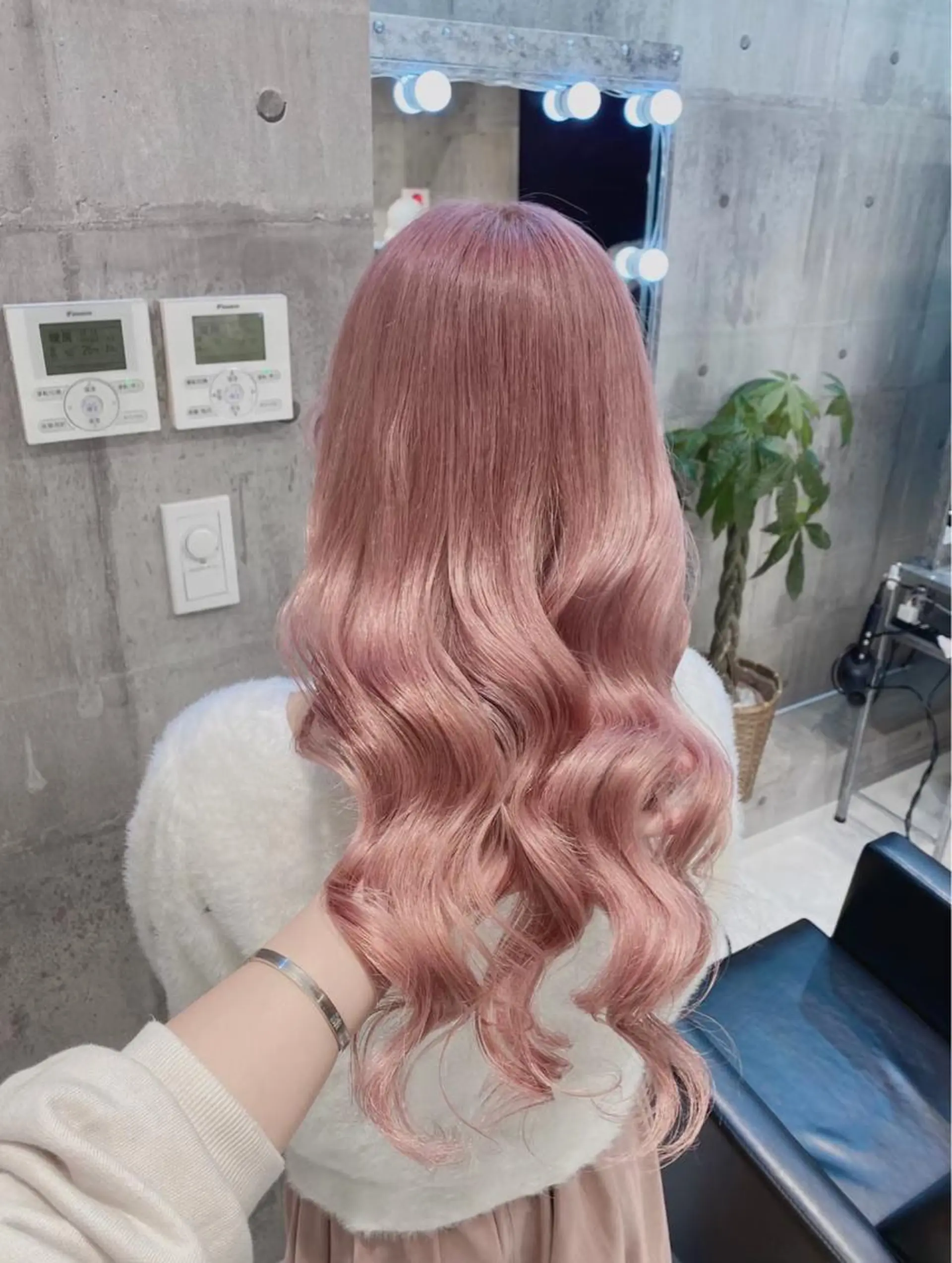 ロング カラー ヘアアレンジ ヘアカラー トリートメント ヘアセット 🌷FUKA🌷 まろやかハイトーンのヘアスタイル