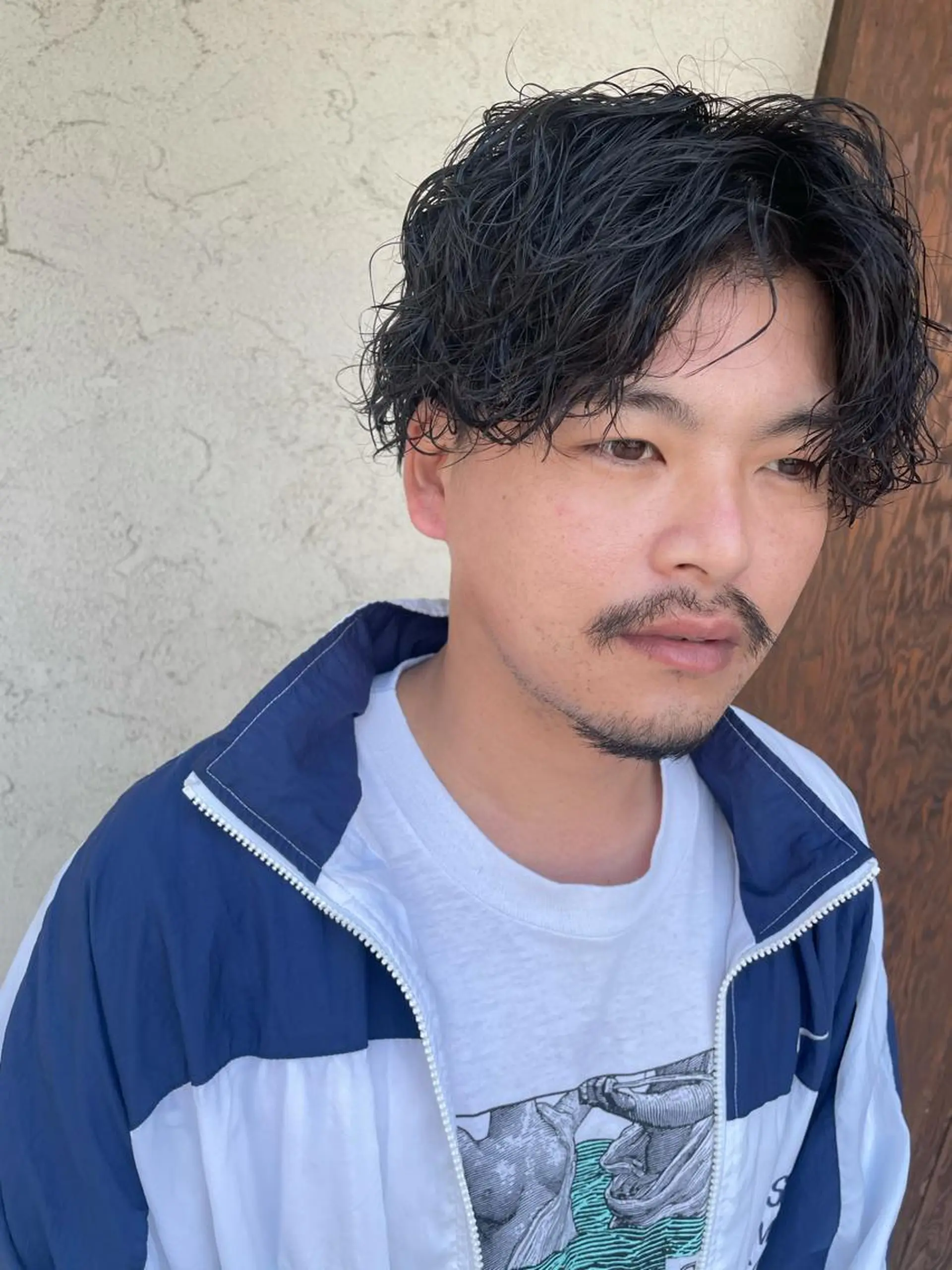 ショート パーマ メンズ センターパート メンズパーマ ツイストスパイラルパーマ スパイラルパーマ カット パーマ MATSURI BASE.AWAJIのヘアスタイル
