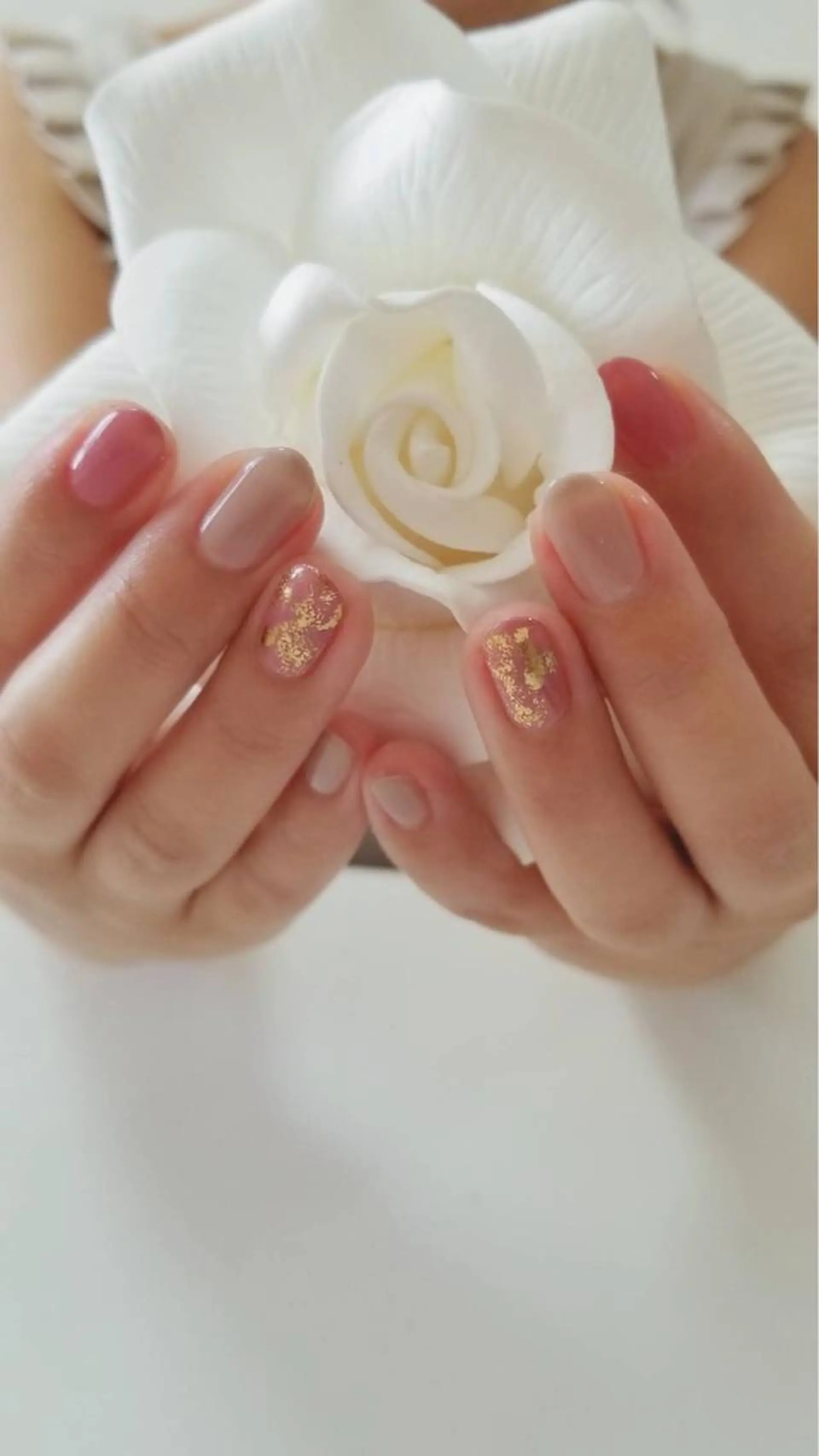 ネイル アートネイル 長さ出し フットネイル グリーン ニュアンスネイル Lily Roseスタッフ一同のマツエク・マツパデザイン