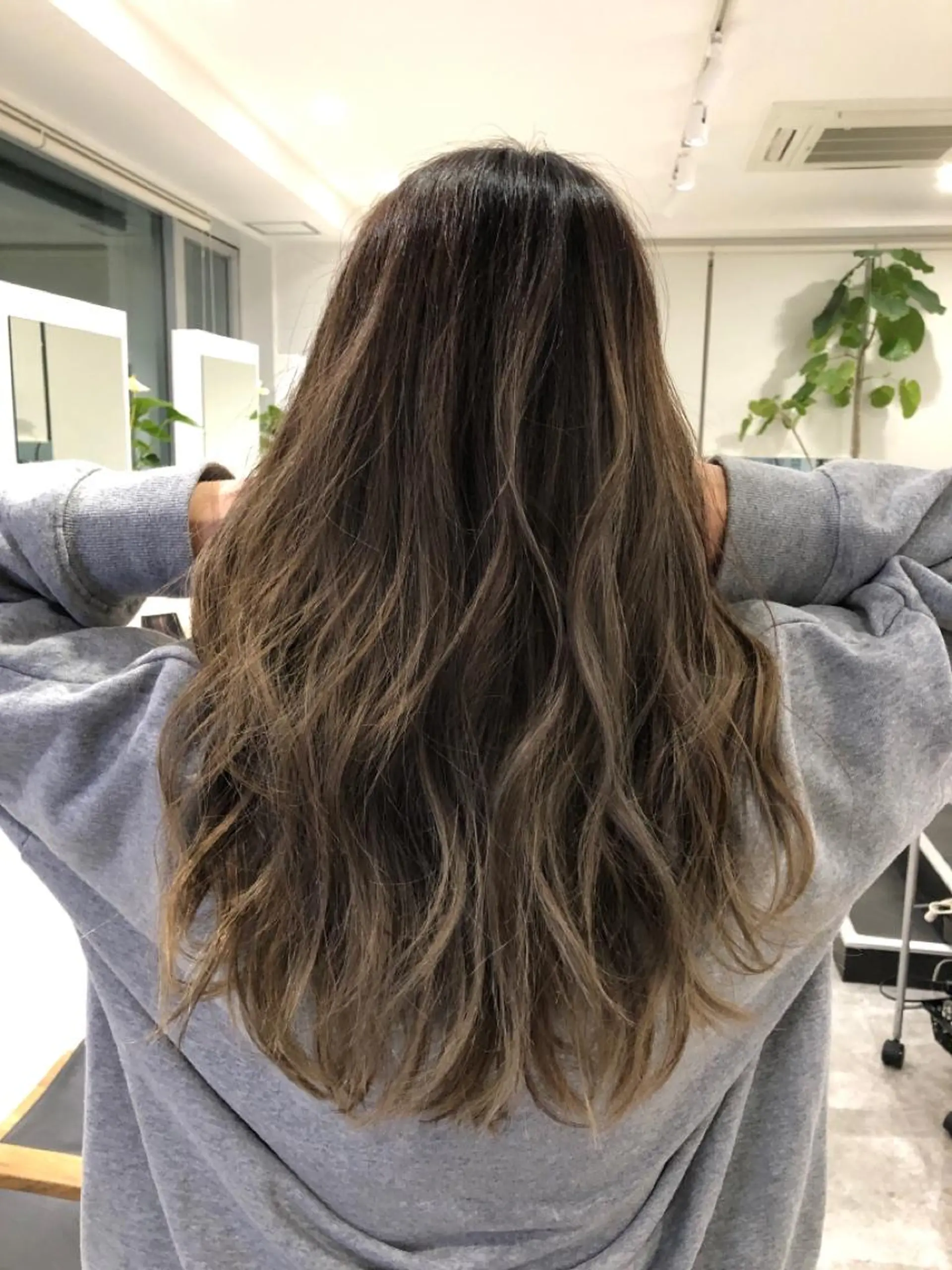 ミディアム カラー バレイヤージュ レイヤーカット カット ヘアカラー トリートメント JILBLAN京都 ショート/ハイライトのヘアスタイル