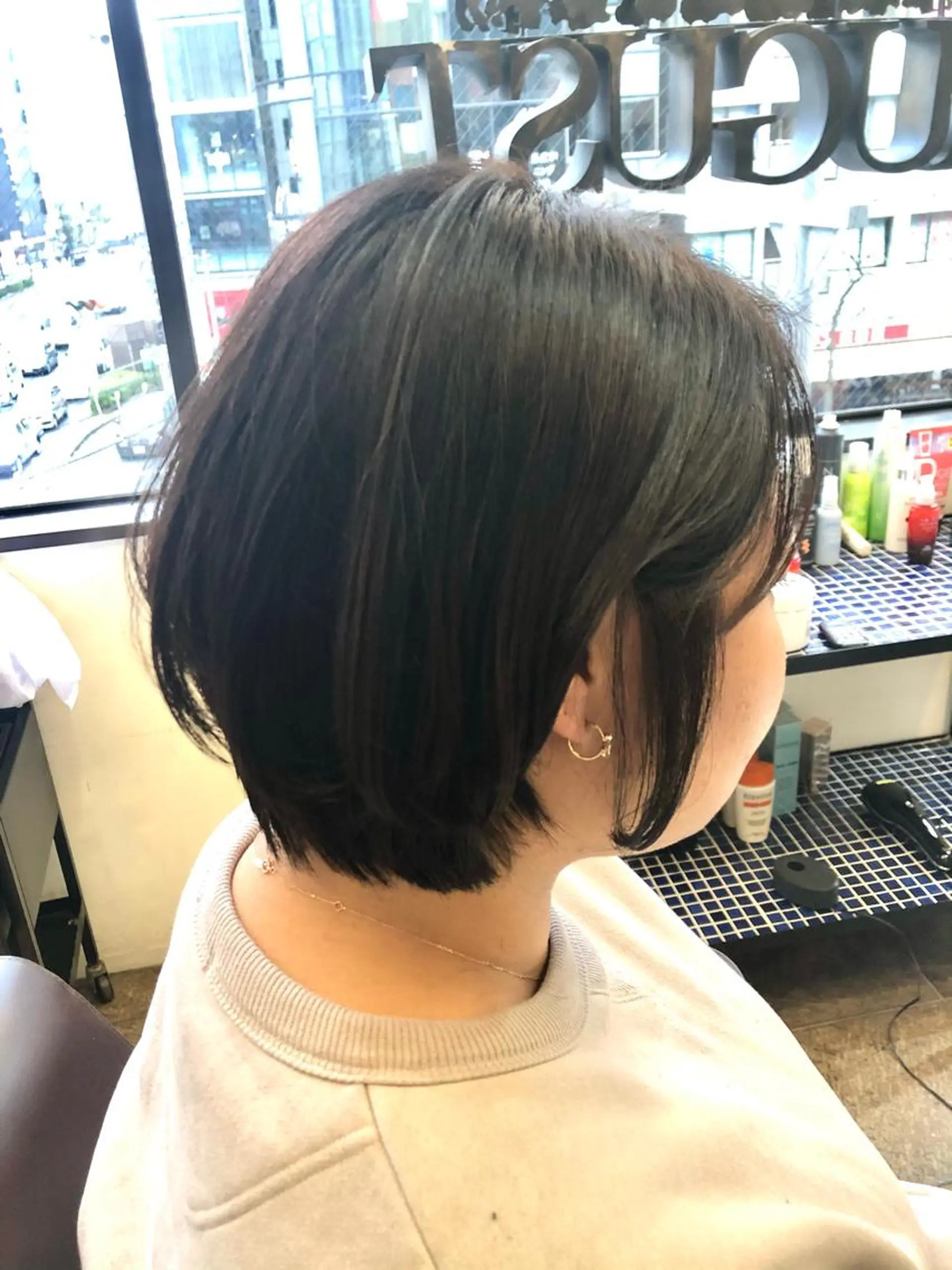 ショート 岩谷 愛依のヘアスタイル
