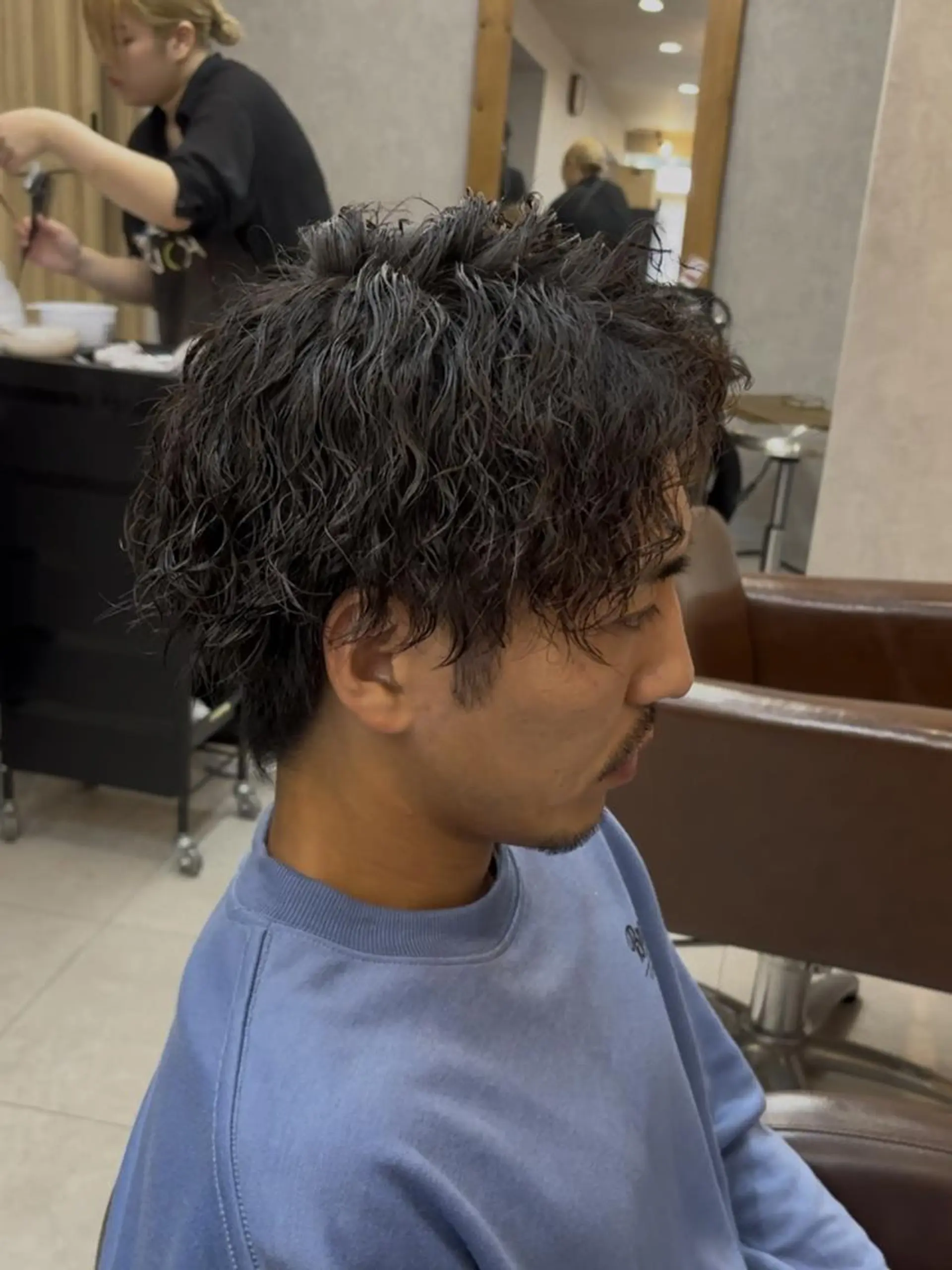 ショート メンズ ブリーチカラー🌈 嘉名 真樹のヘアスタイル