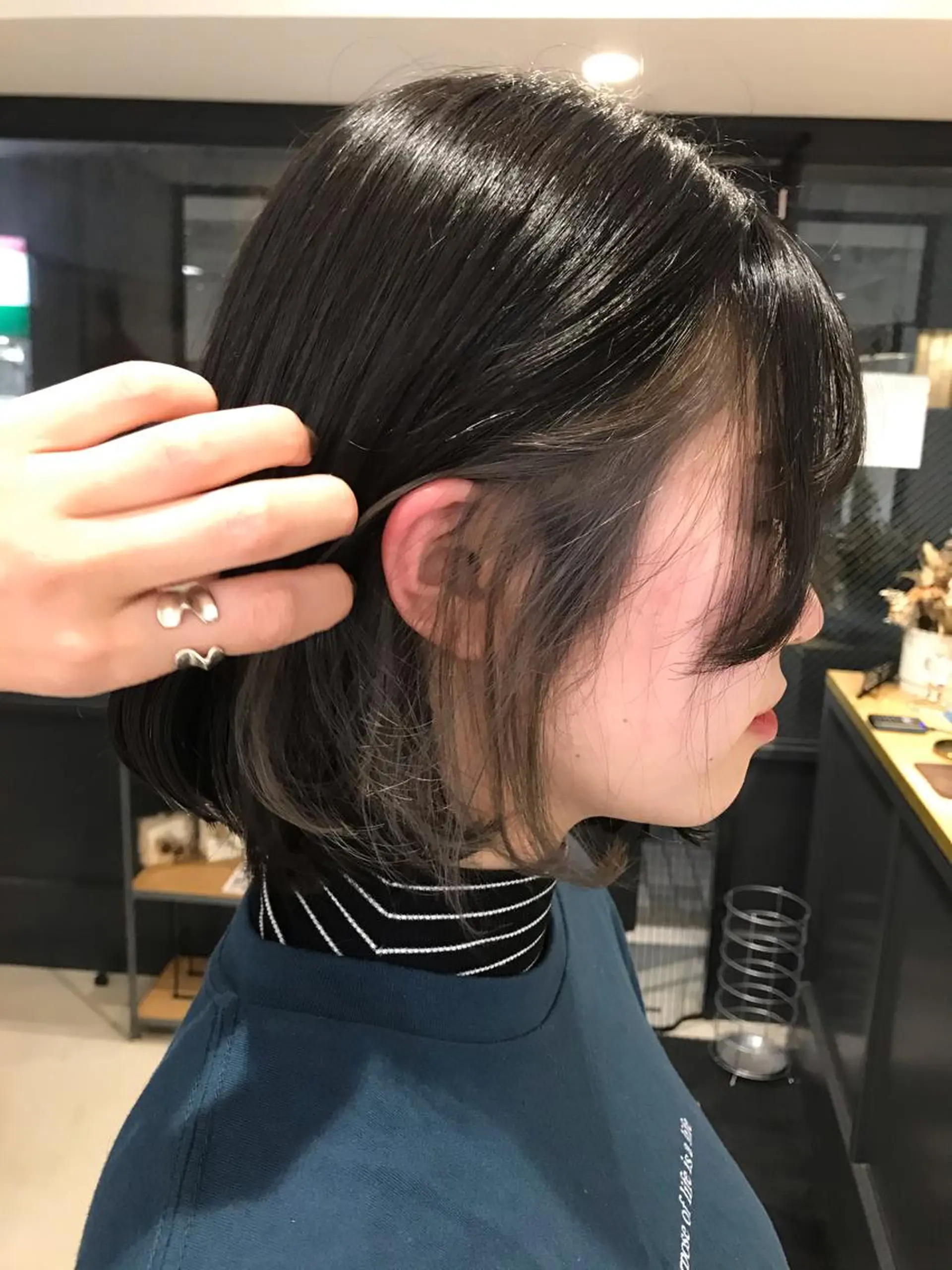 ミディアム 暖色カラー🍊 ボブ🌿顔周りcutのヘアスタイル