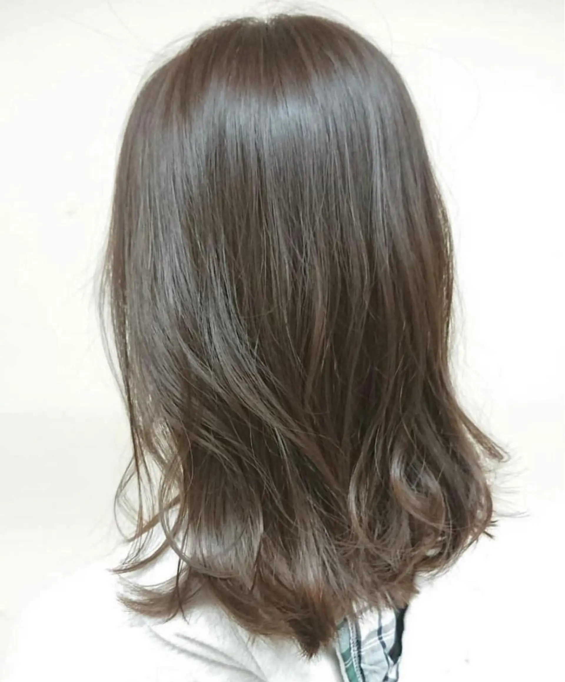 セミロング カラー アッシュ カット 森田 一輝のヘアスタイル