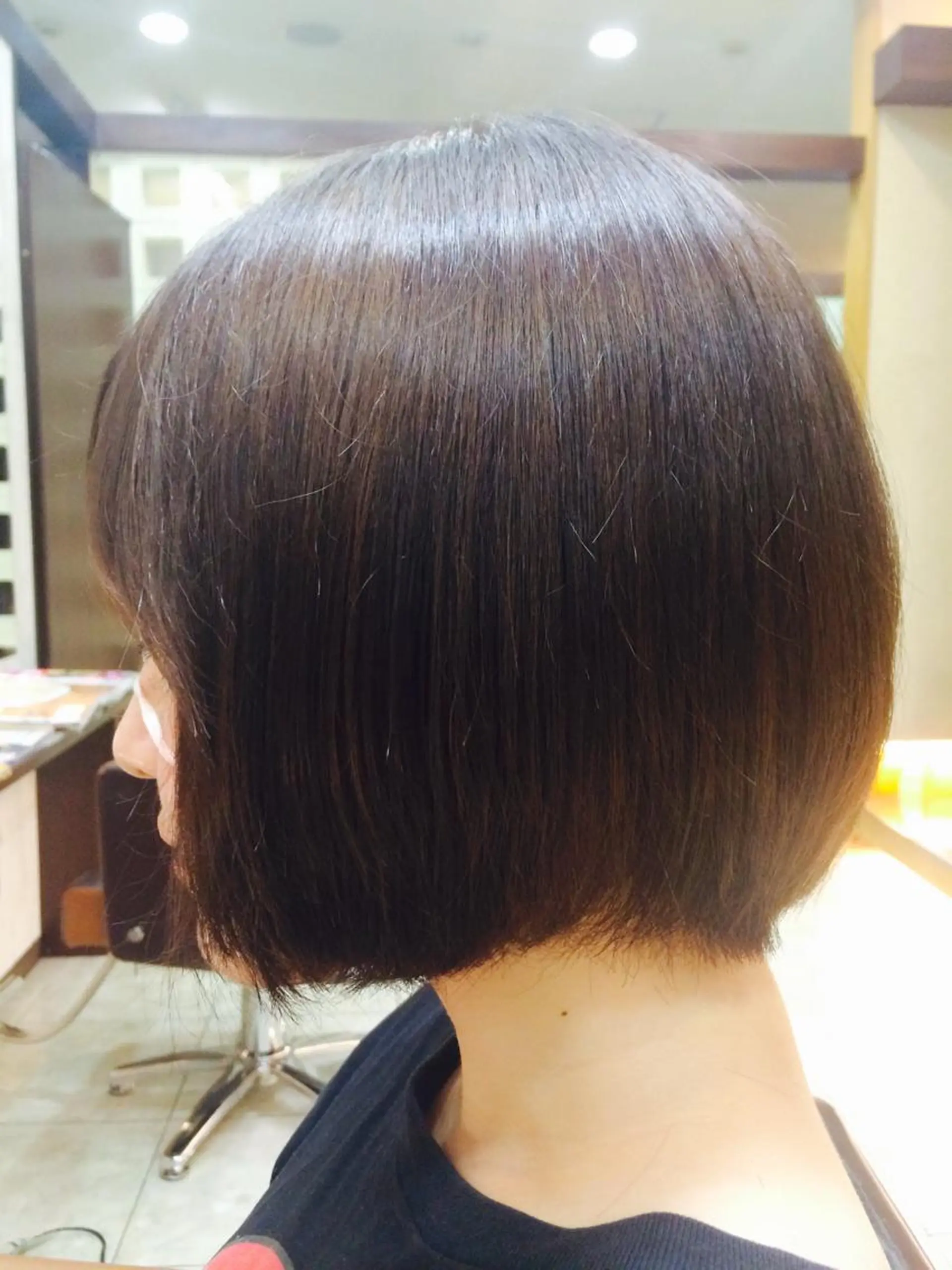 ショート カラー ブリーチ BREK 袋井店のヘアスタイル