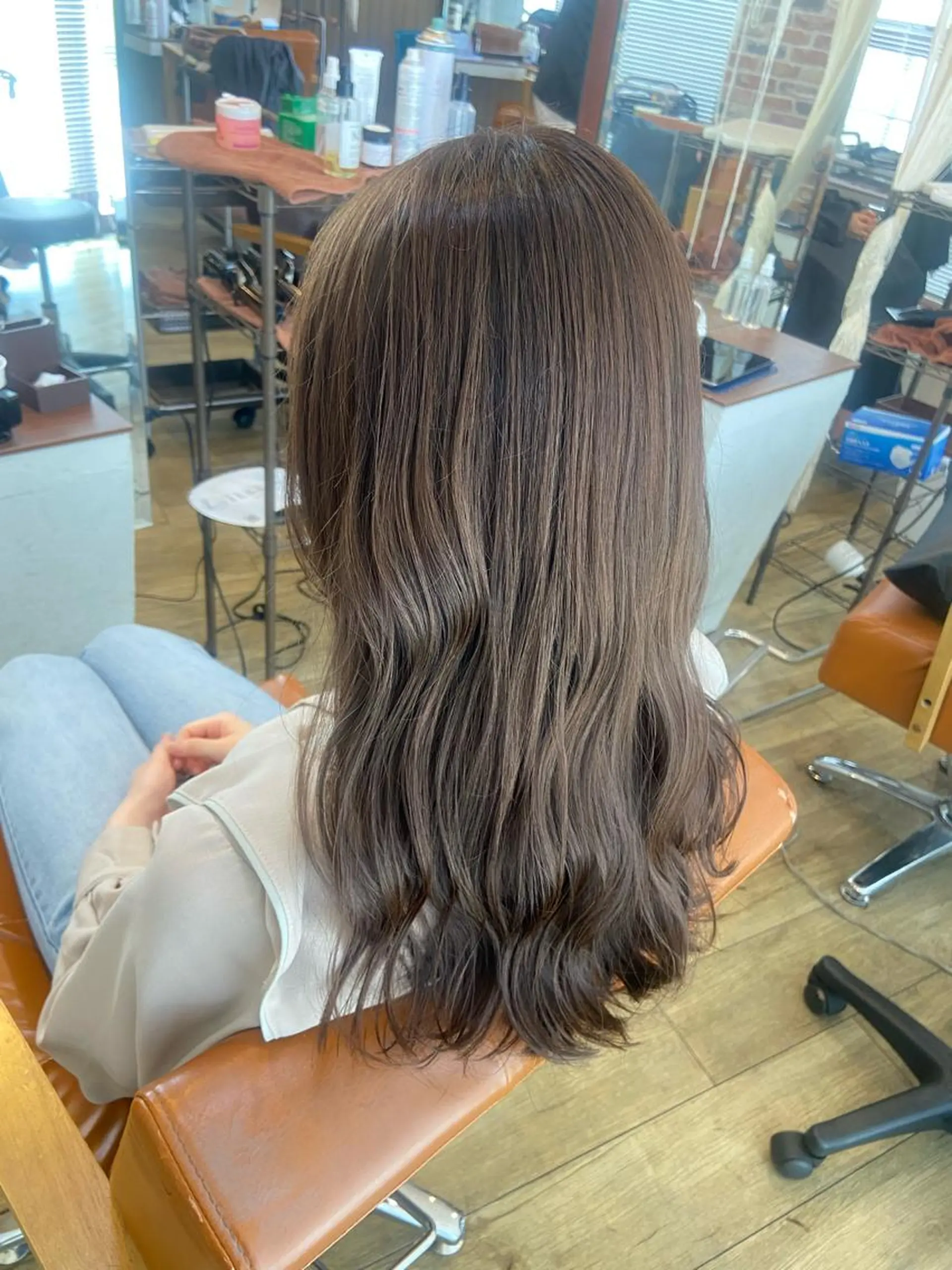 ロング カラー ベージュカラー ブリーチ ブリーチなしカラー 川本 あゆのヘアスタイル