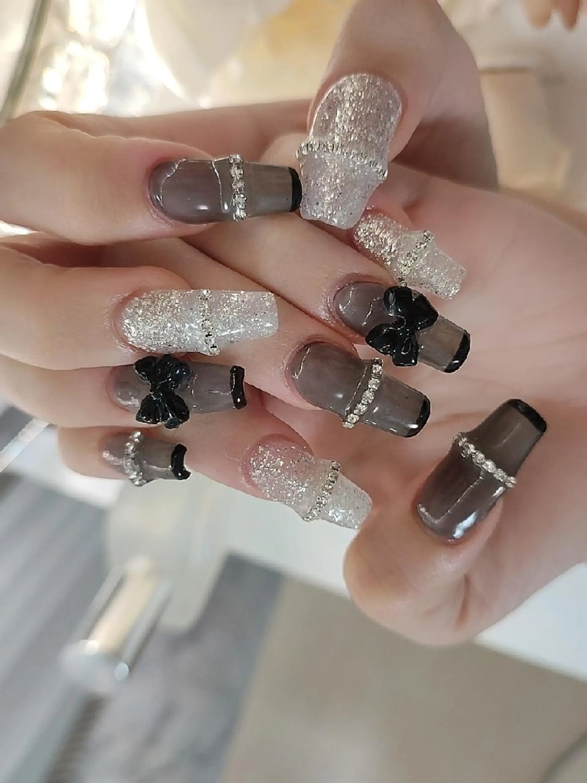 ネイル ハンドネイル RUNWAY 　　の眉毛・アイブロウイメージ