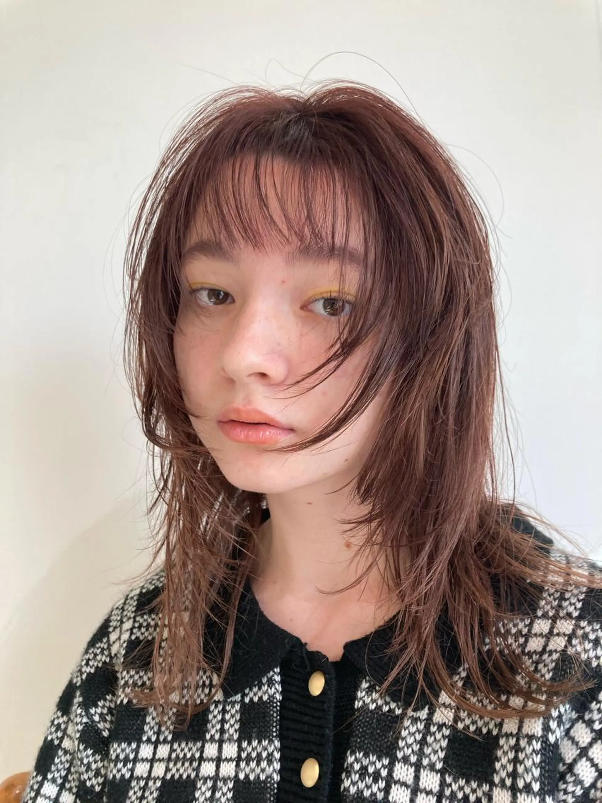 セミロング カラー ボルドーカラー ウルフカット お洒落ベージュ🤎 代官山shibukiのヘアスタイル