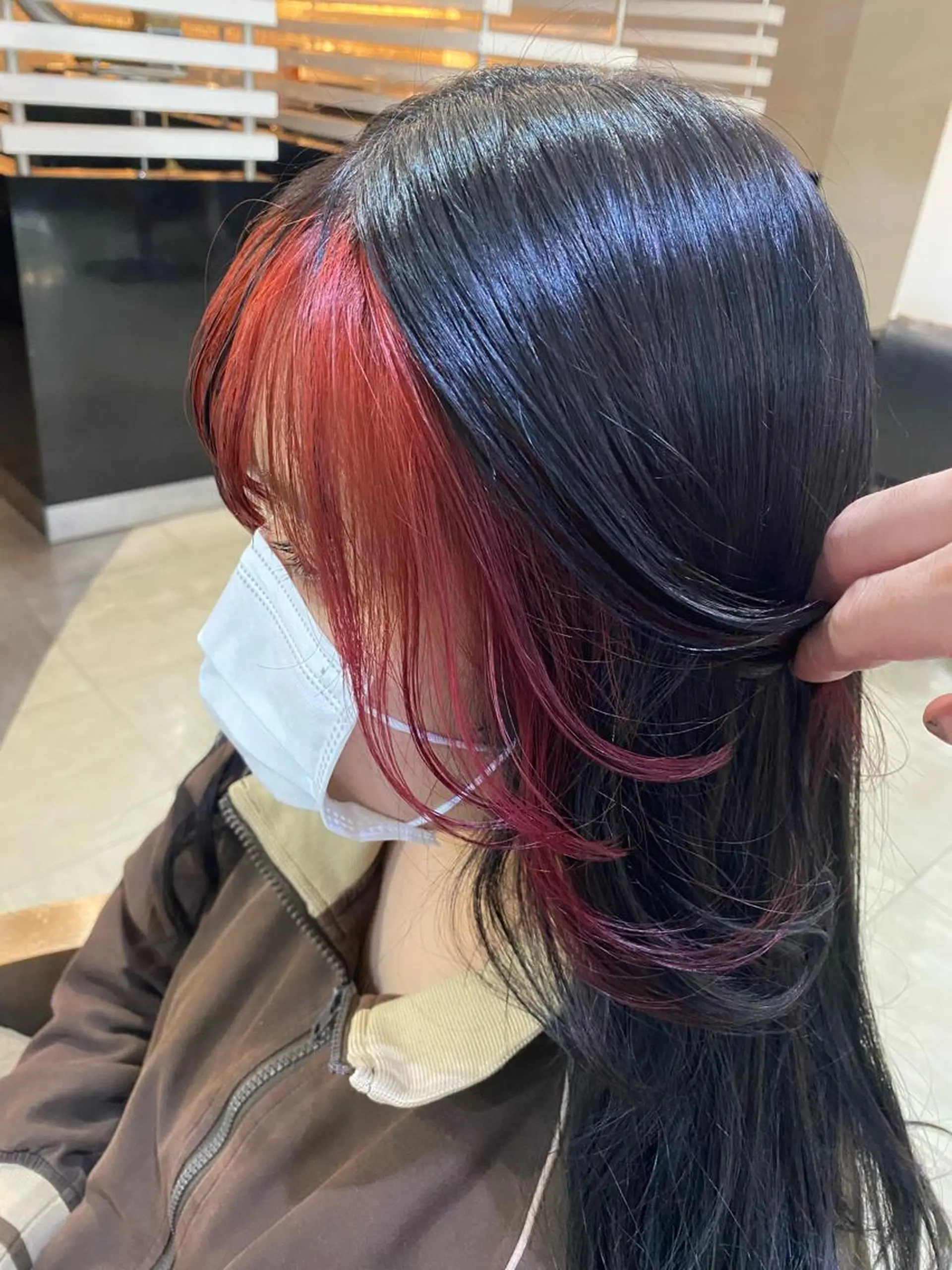 ロング カラー ヘアアレンジ ミストバング  フェイスフレーミング レッドカラー 烏山 達也のヘアスタイル