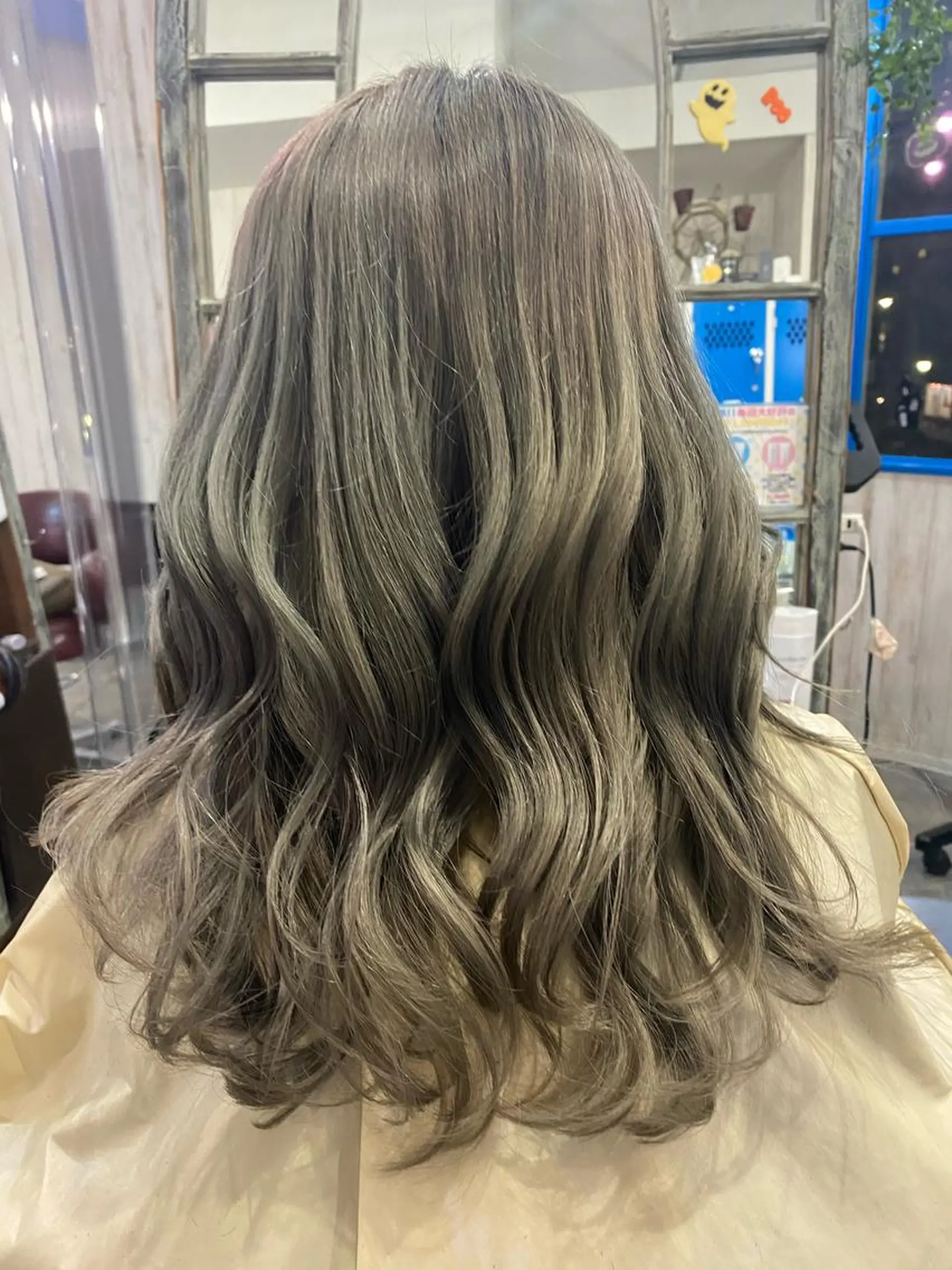 セミロング カラー ヘアアレンジ new.本川越店所属・くせ毛多毛特化 高橋　淳のヘアスタイル