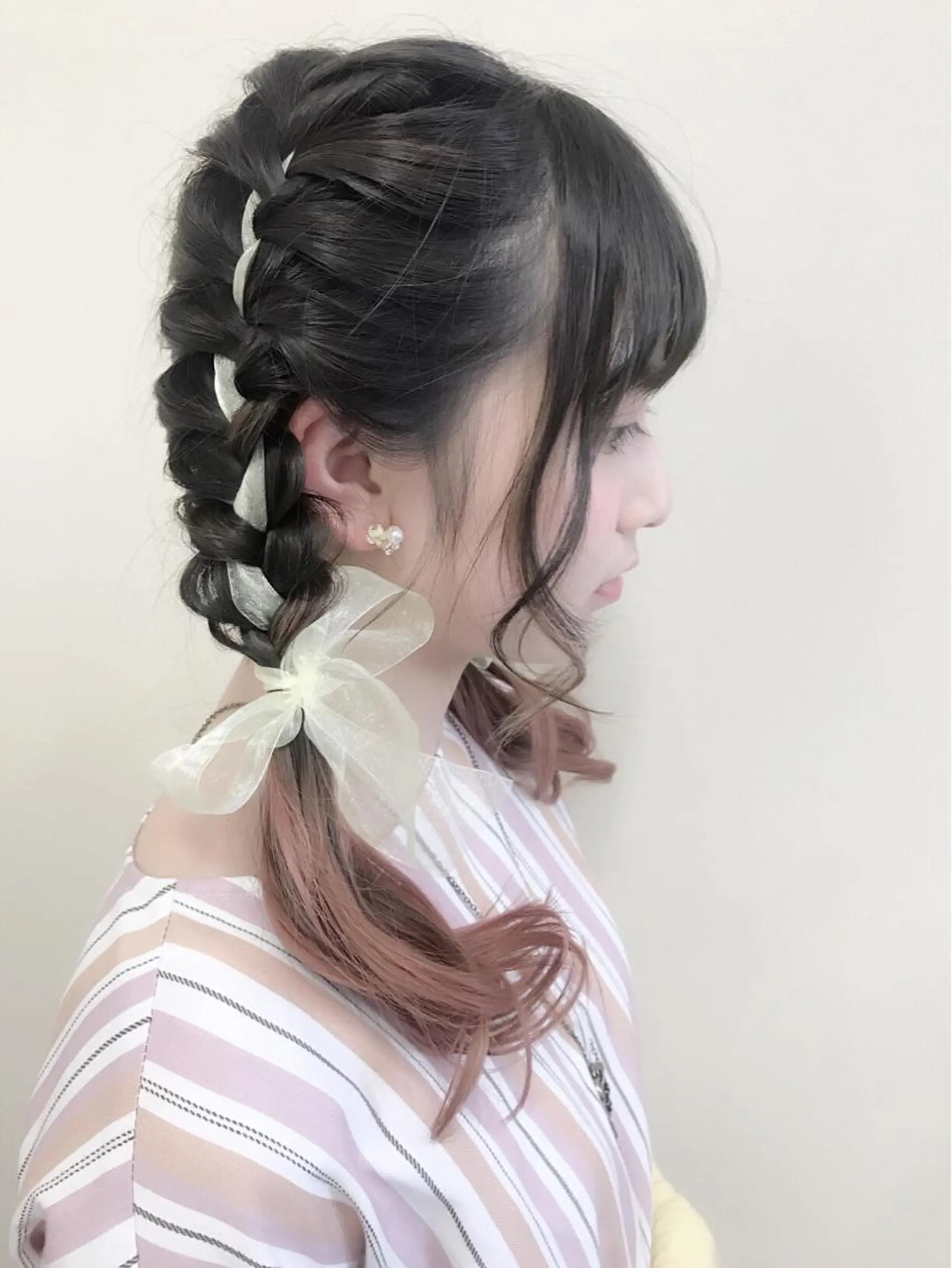 セミロング ヘアアレンジ 沢田 瞳のヘアスタイル
