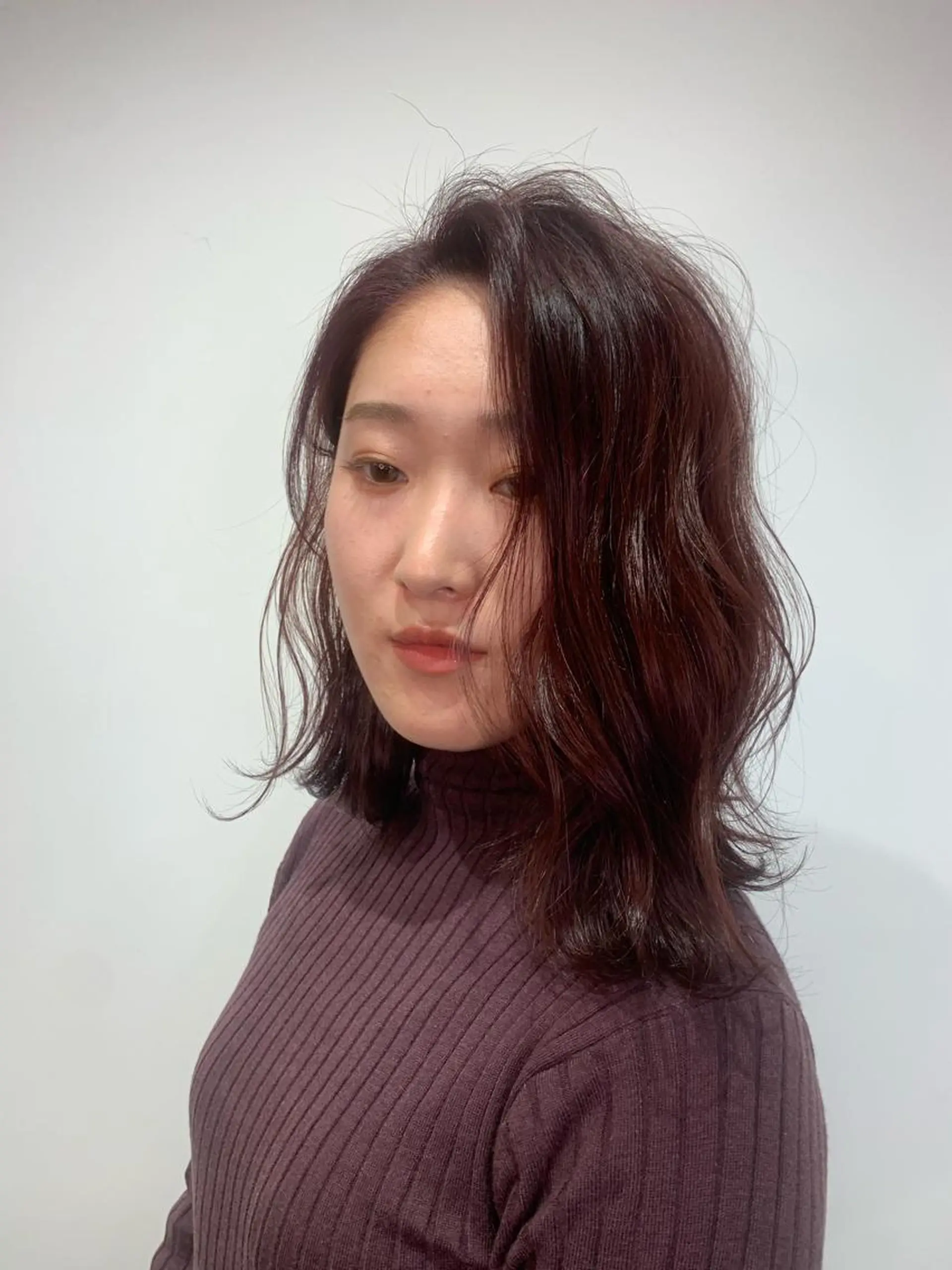カラー イズミ ナナコのヘアスタイル