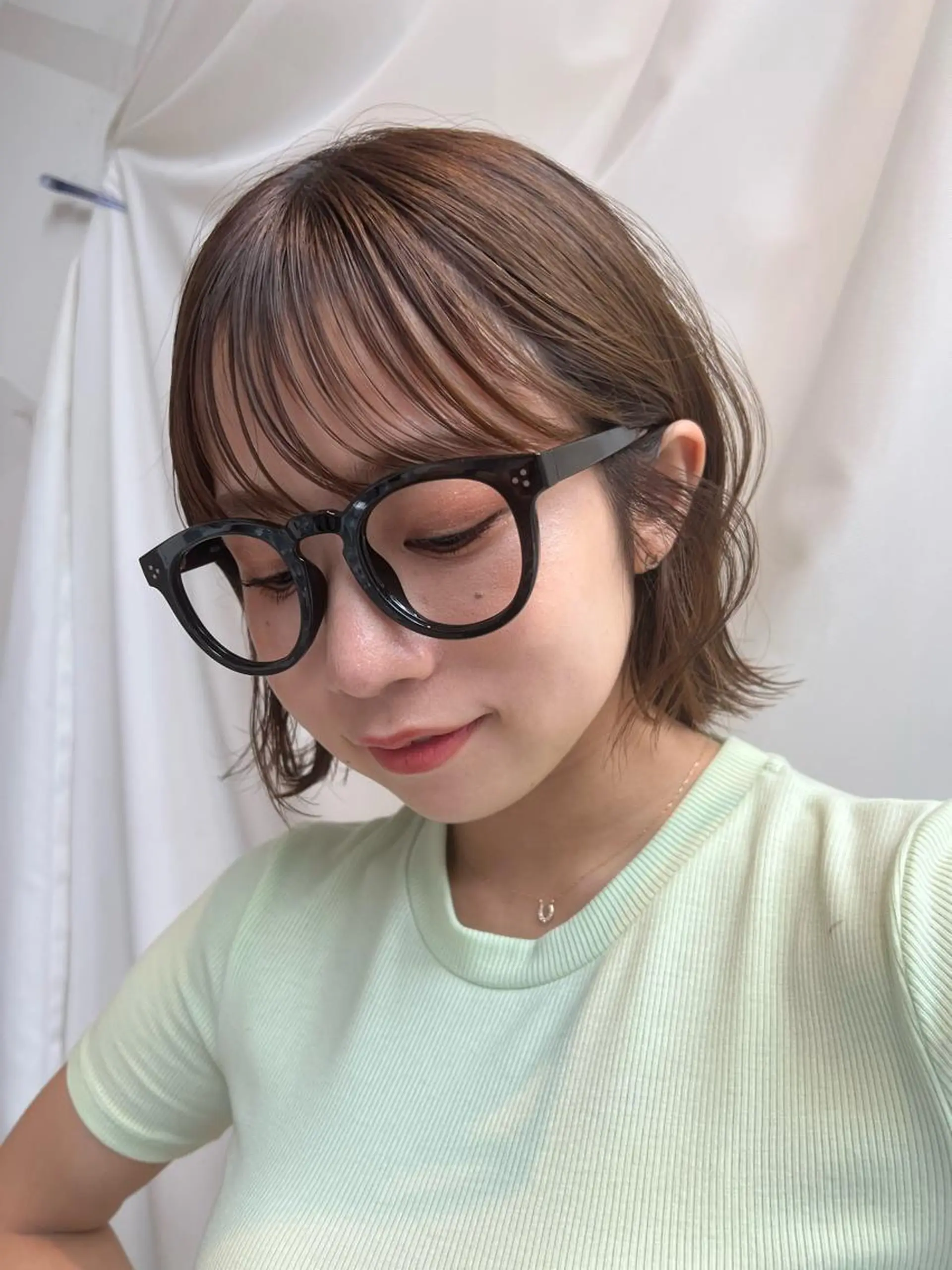 ミディアム カラー パーマ ヘアアレンジ ベージュカラー 透明感カラー グレージュ ボブ カット ヘアカラー トリートメント レイヤー専門家 ダブルカラー修のヘアスタイル