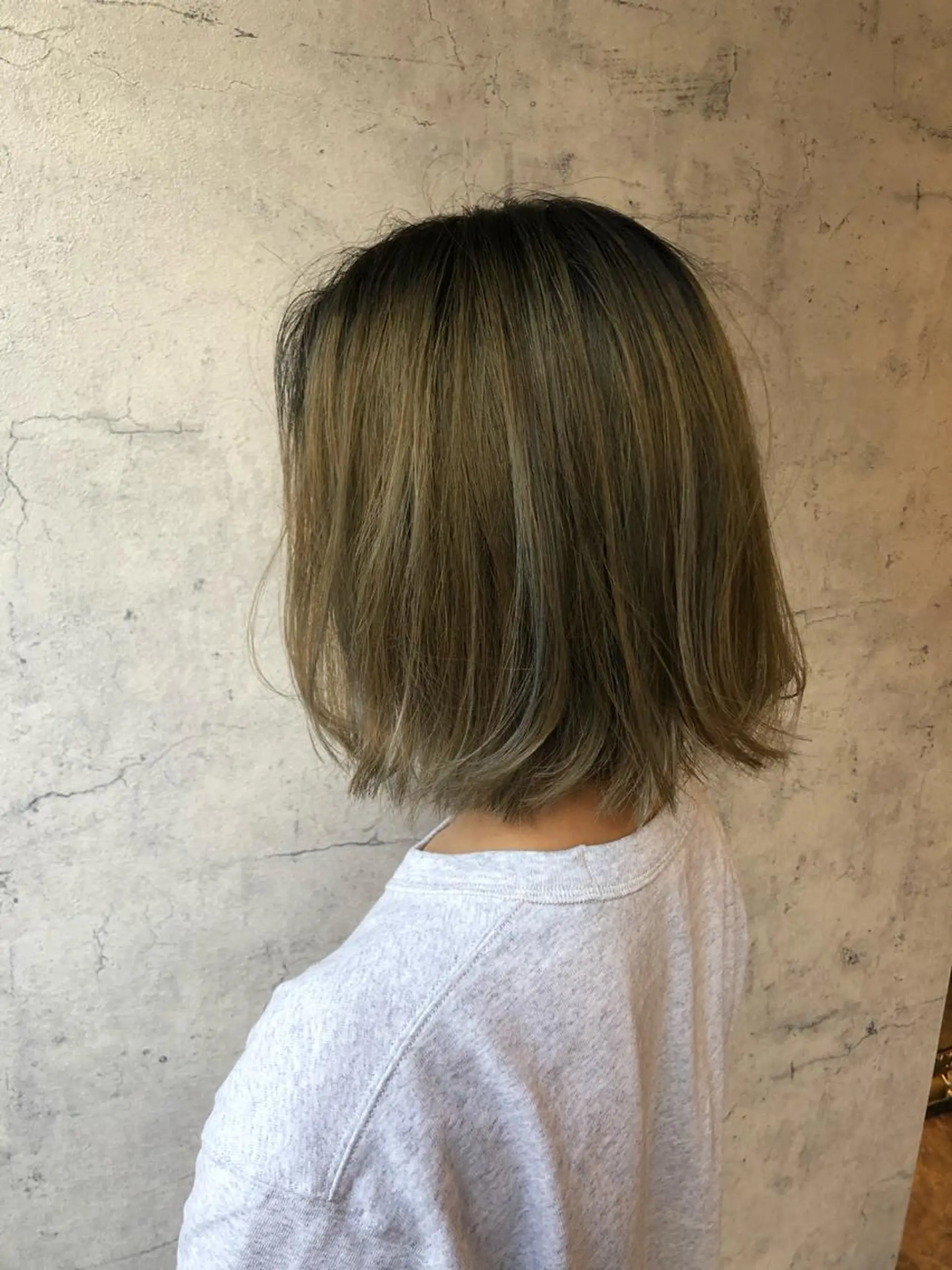 ミディアム カラー カット ヘアカラー トリートメント 平川 友希子のヘアスタイル