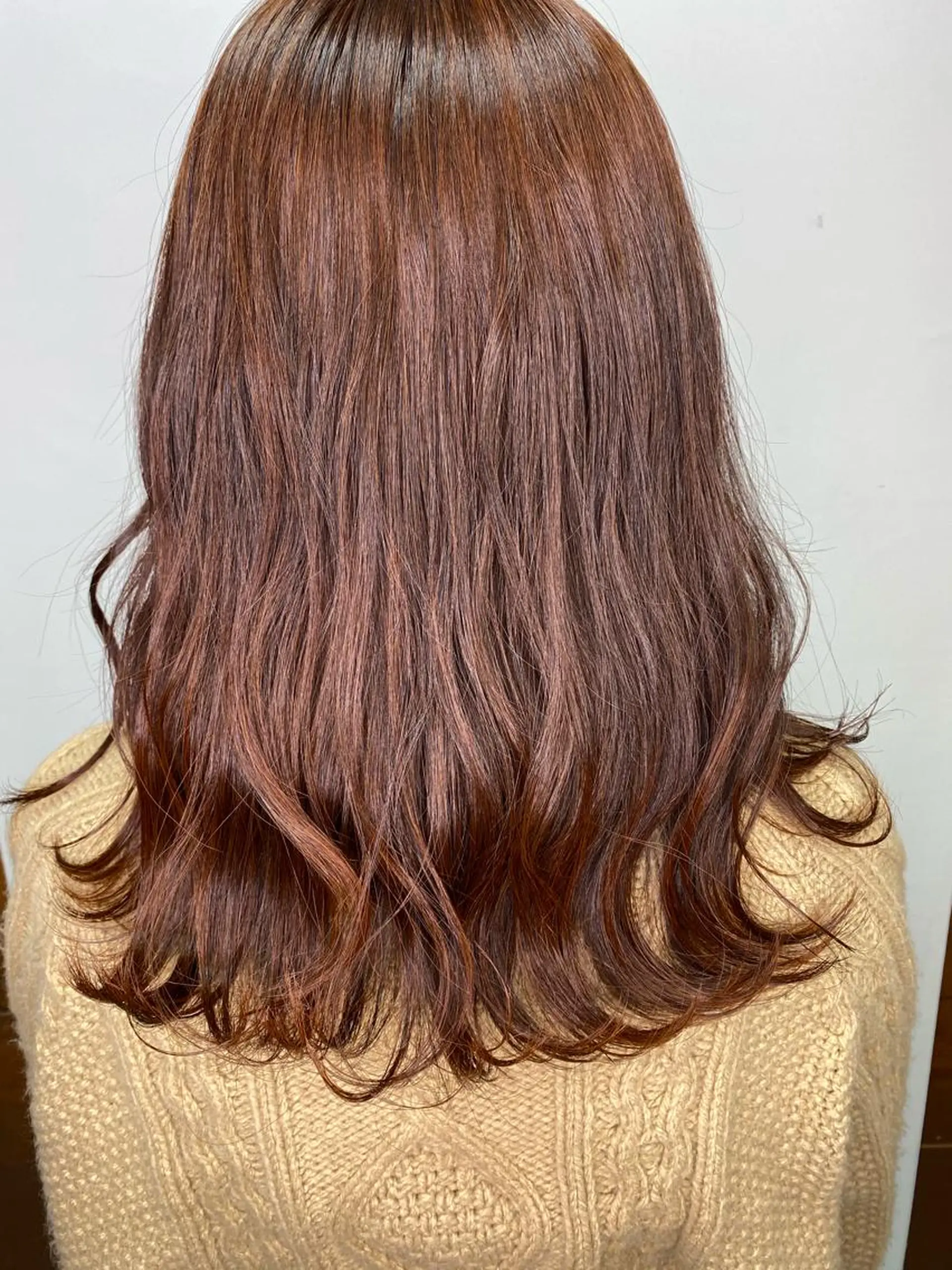 カラー インナー×縮毛矯正 ピンクカラー澤井里菜のヘアスタイル