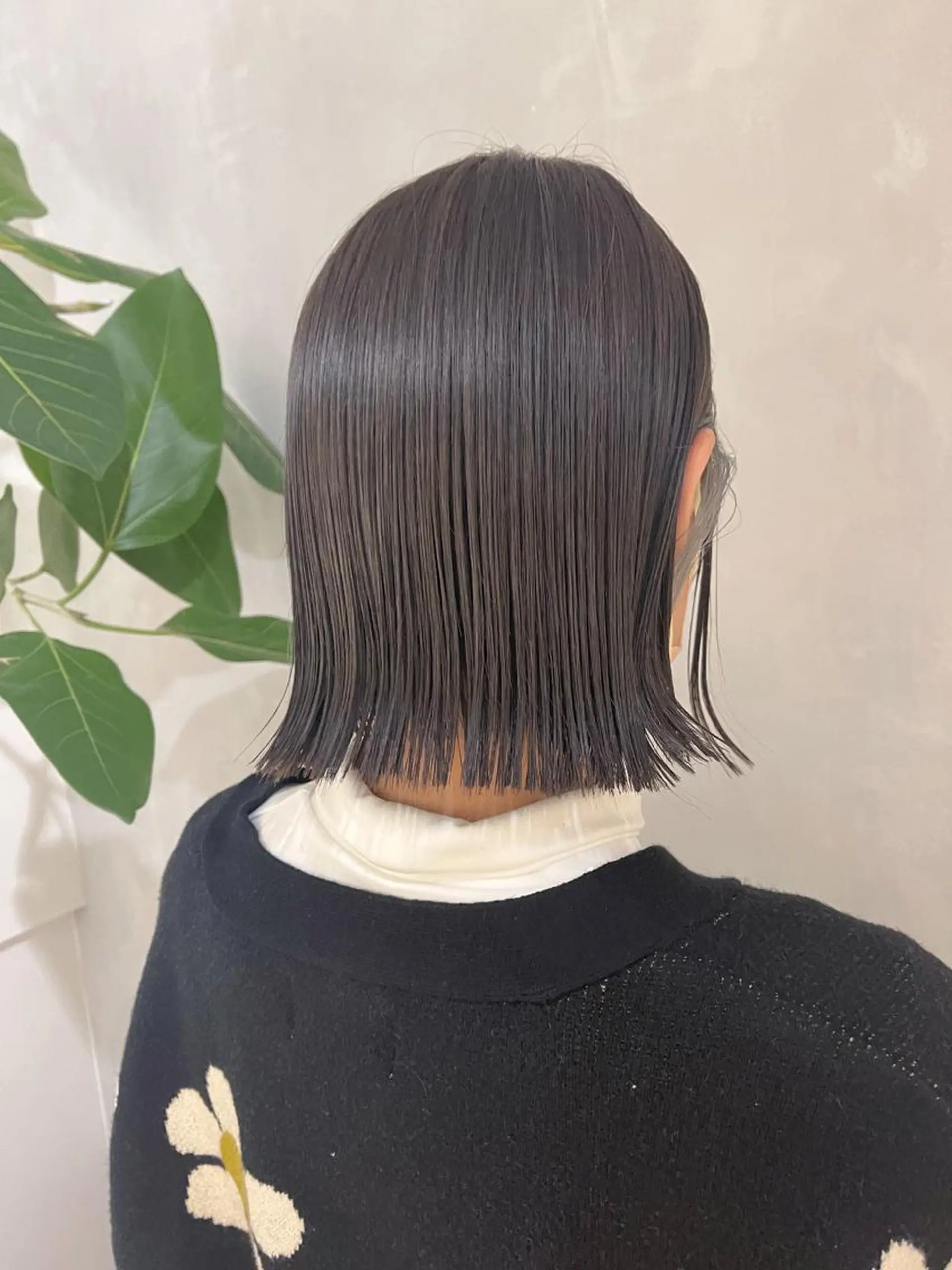 ミディアム カラー ハイトーンカラー 外ハネヘア カット ヘアカラー トリートメント 川本 裕🌿のヘアスタイル