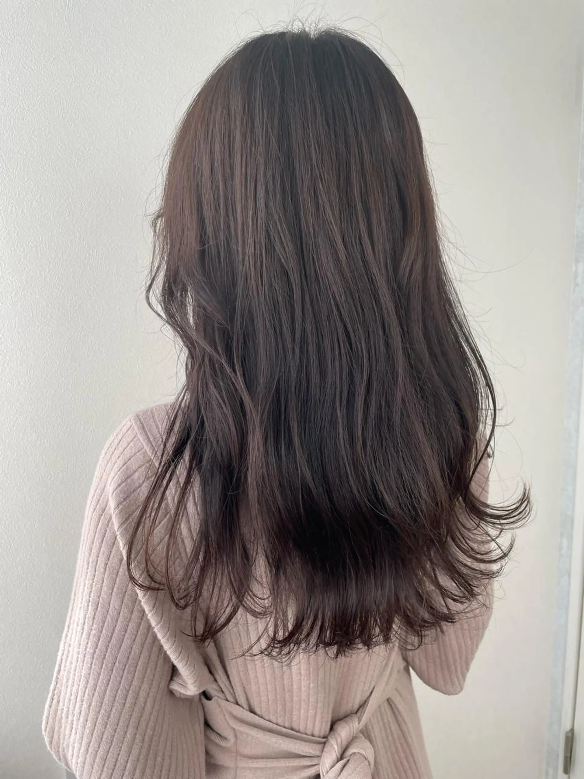 ロング カラー グレージュ 瀬川 雄太のヘアスタイル