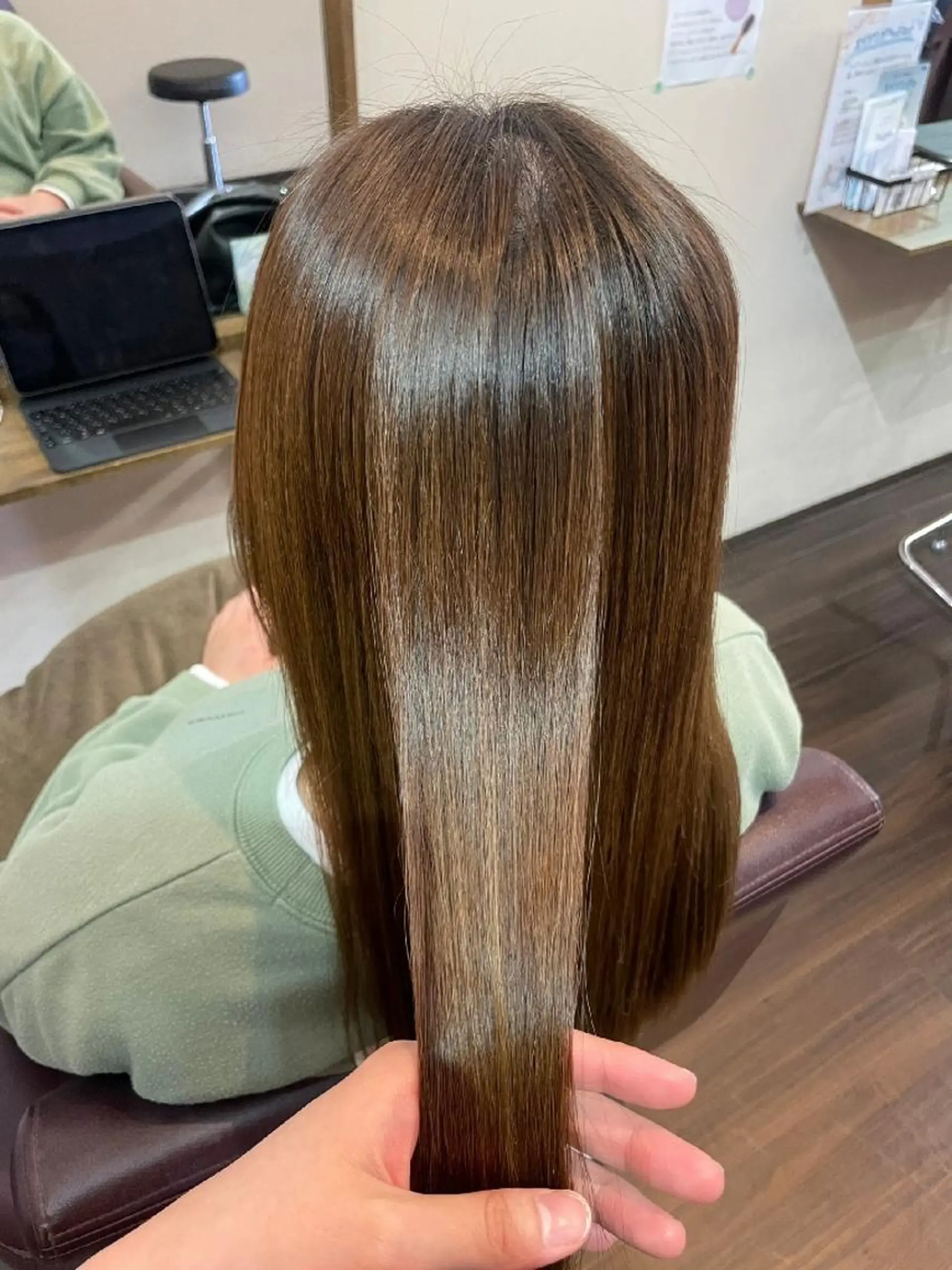 ロング カット 縮毛矯正 トリートメント おだ ももかのヘアスタイル