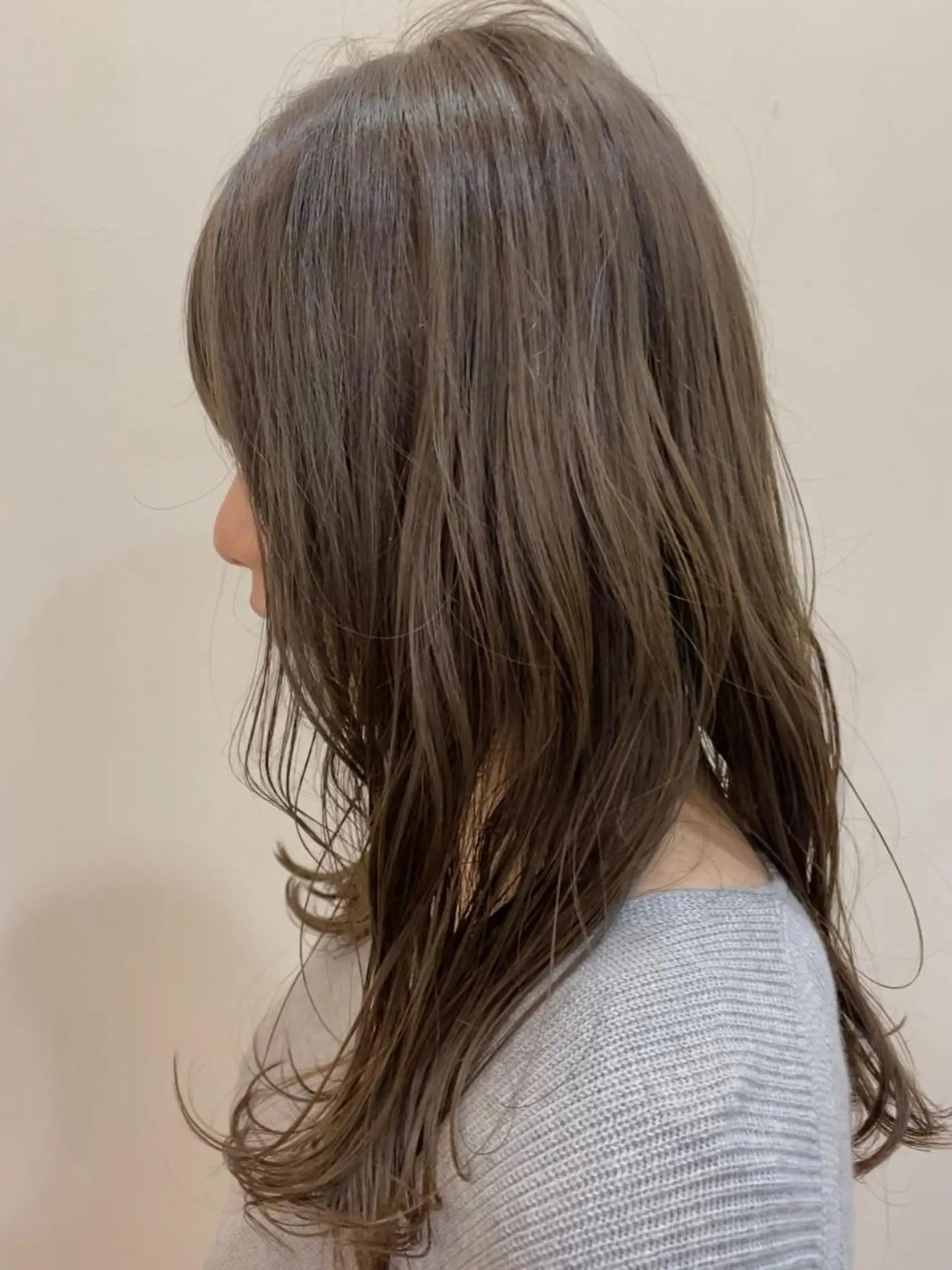 カラー グレージュ 鈴木 啓介のヘアスタイル