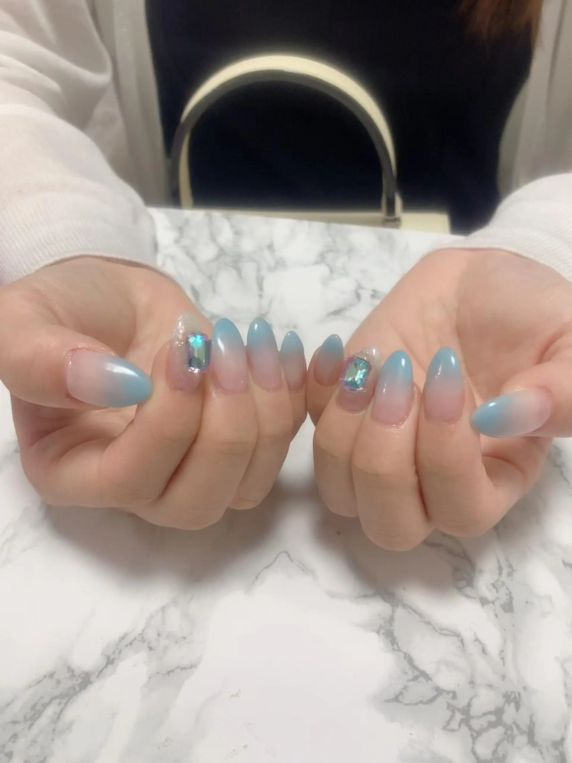 ネイル はな💎ネイル ワンホン、長さ出しのネイルデザイン