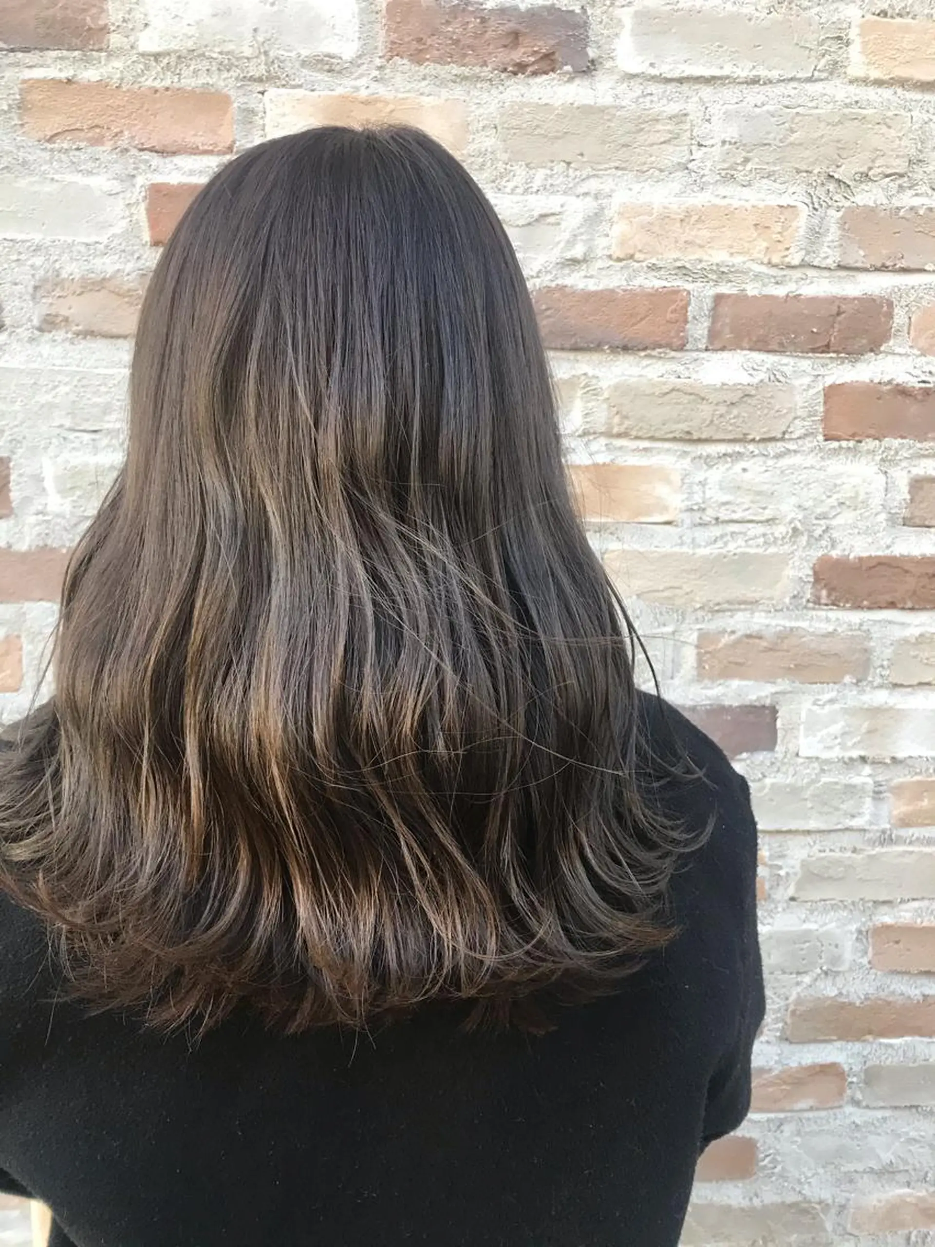 ロング カラー 泉谷 莉可のヘアスタイル
