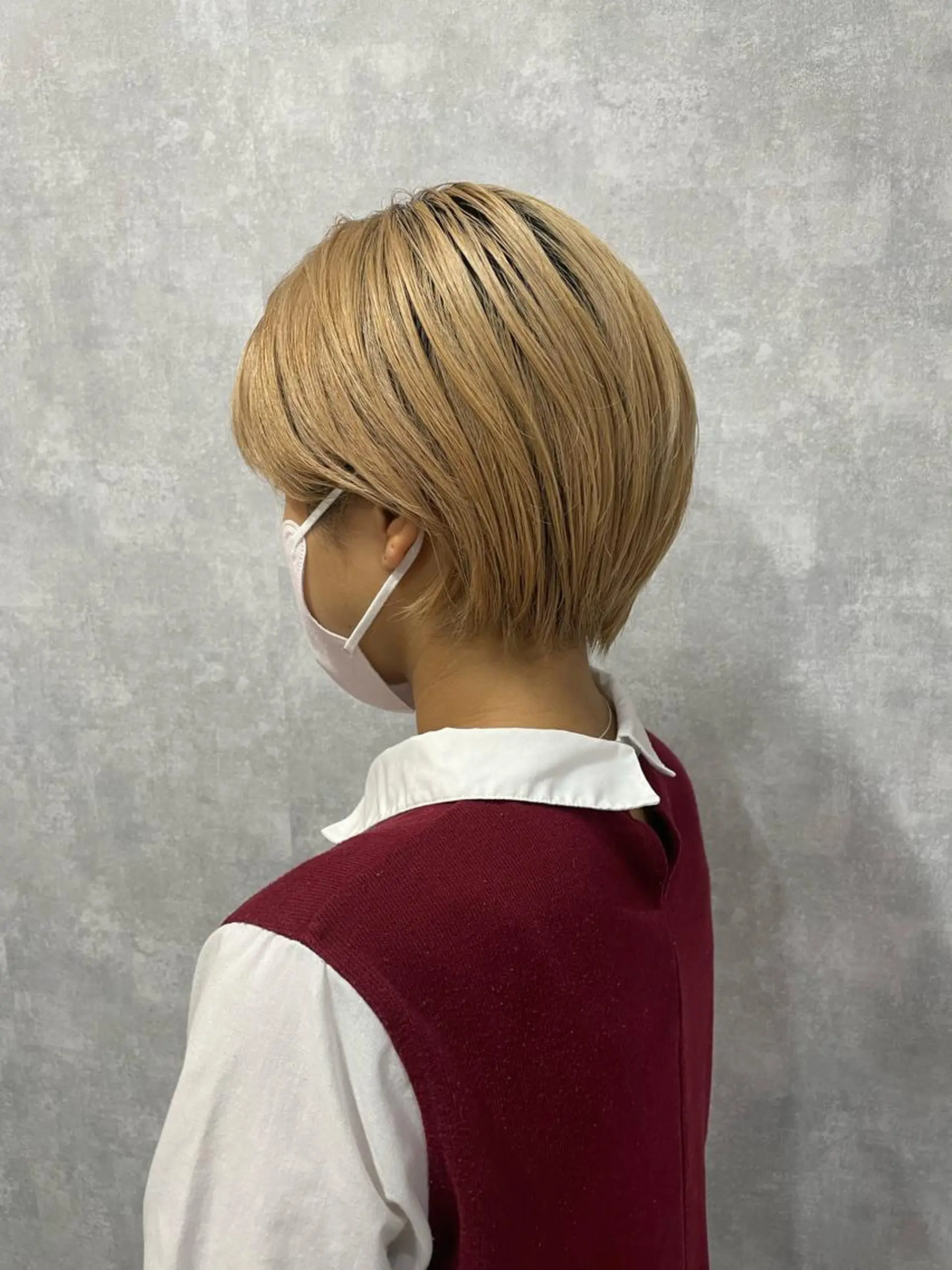 ショート 切りっぱなしボブ ショートボブ ハンサムショート 丸みショート アッシュ カット ヘアカラー トリートメント モテ髪/ボブ/ショー ト/アダチフウトのヘアスタイル