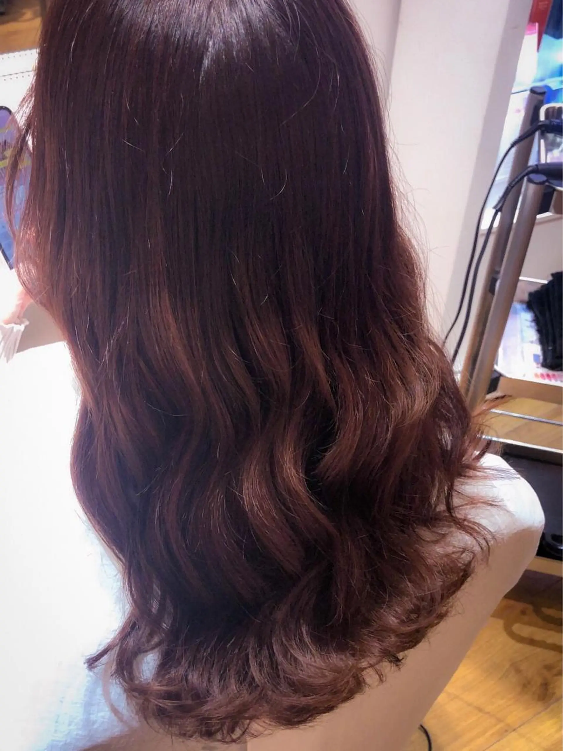 ロング カラー 関 彩花のヘアスタイル