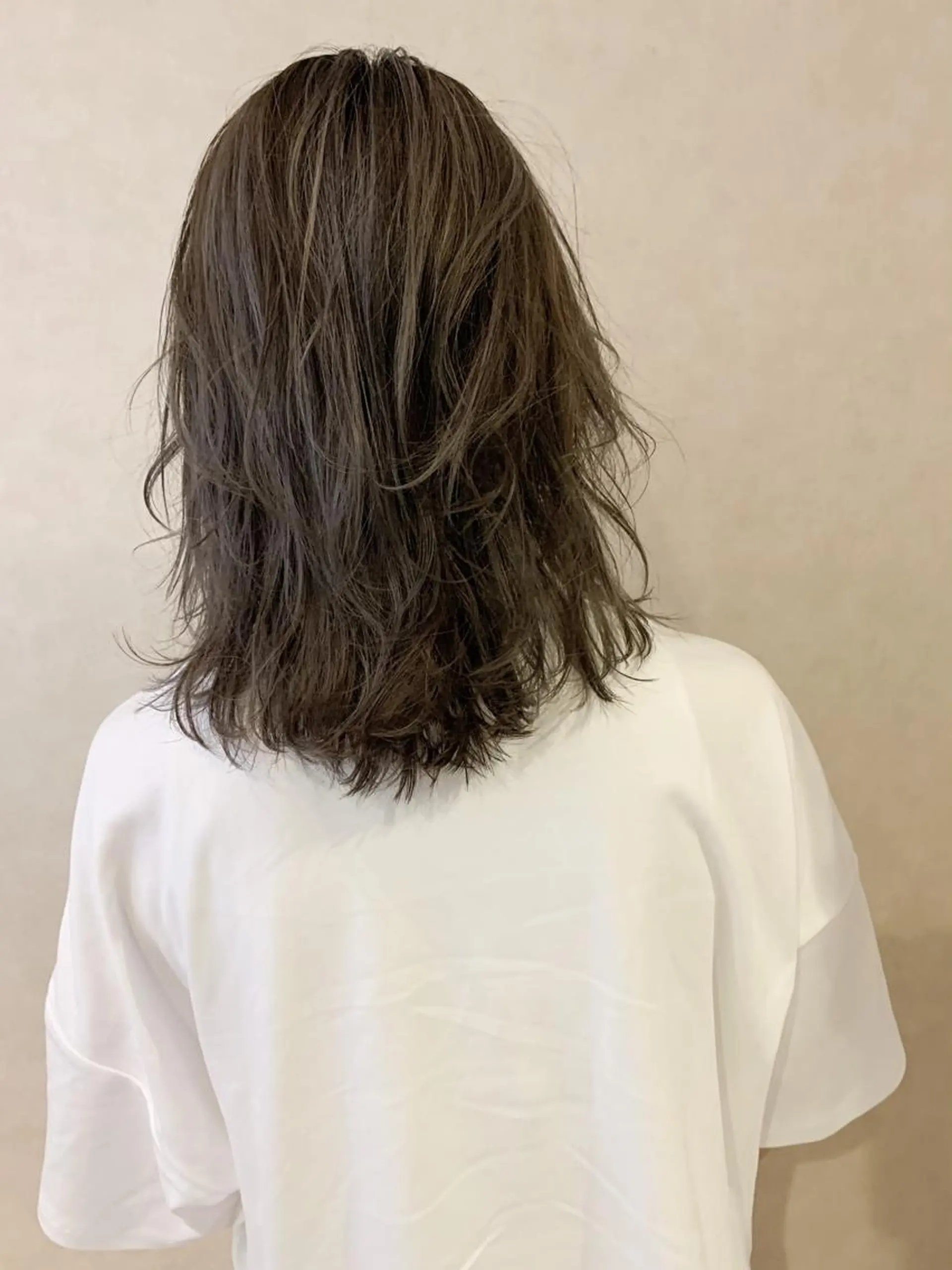 ミディアム Lit.豊橋 夏目のヘアスタイル