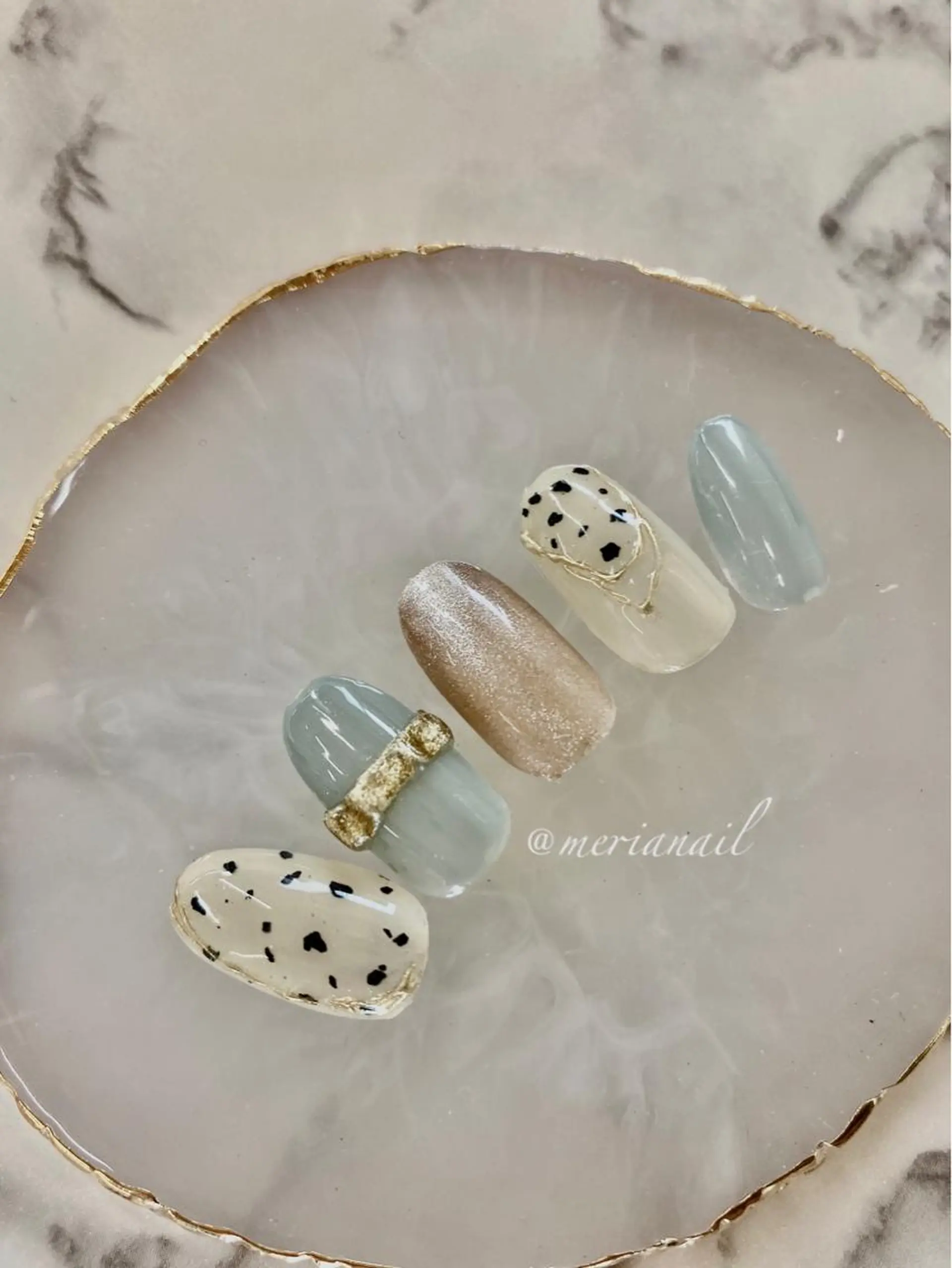 ショート カラー ネイル アイブロウ INFINITY Sachiのネイルデザイン