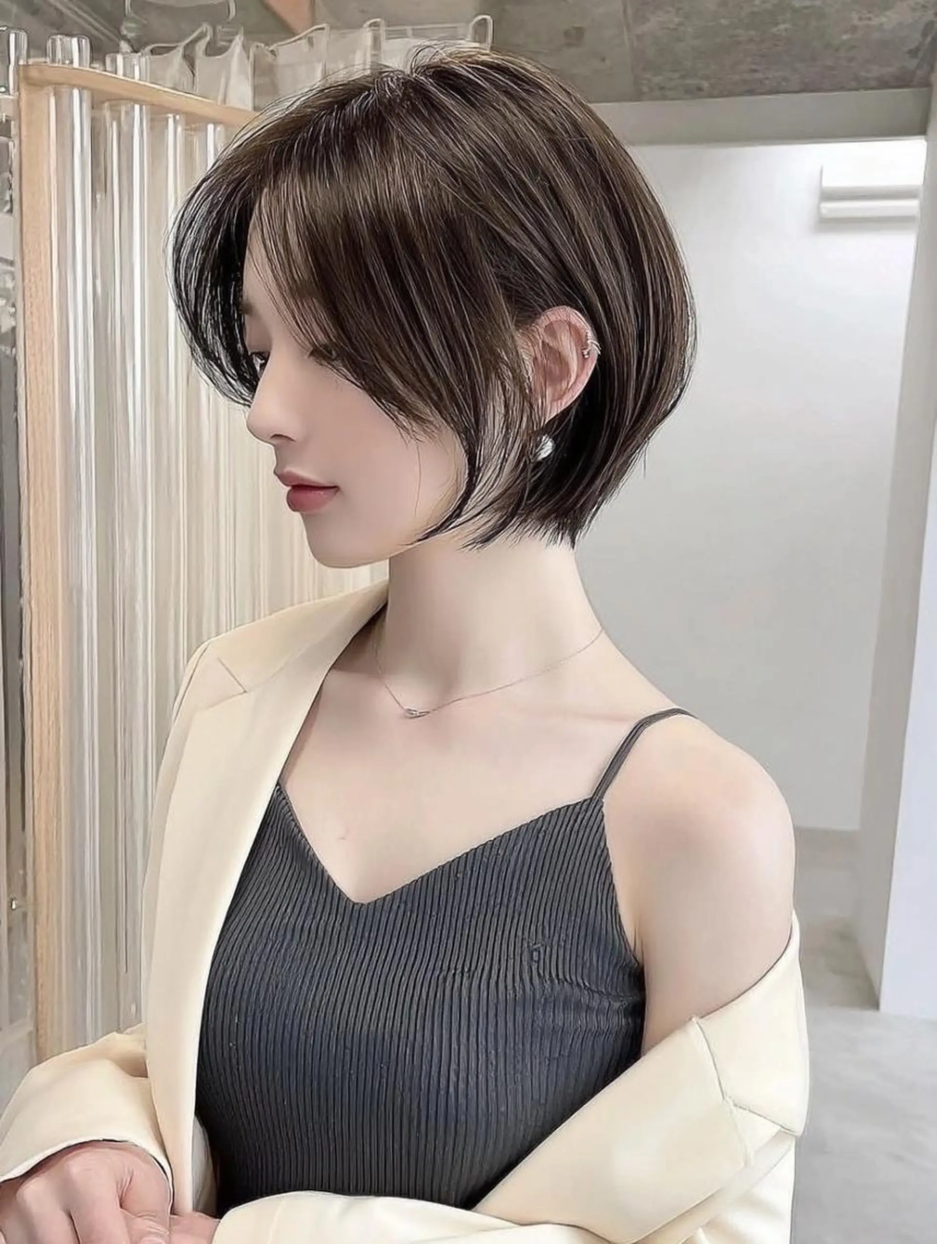 ミディアム 砂澤 瞳のヘアスタイル