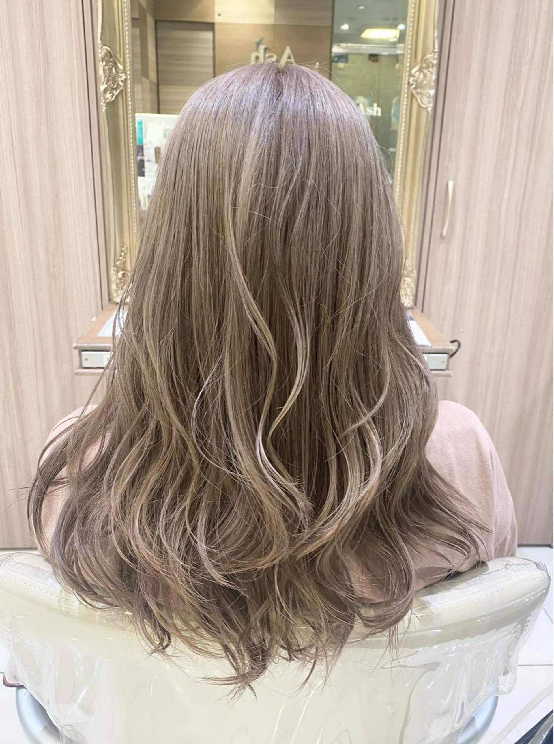 ロング カラー 古川 琴美のヘアスタイル