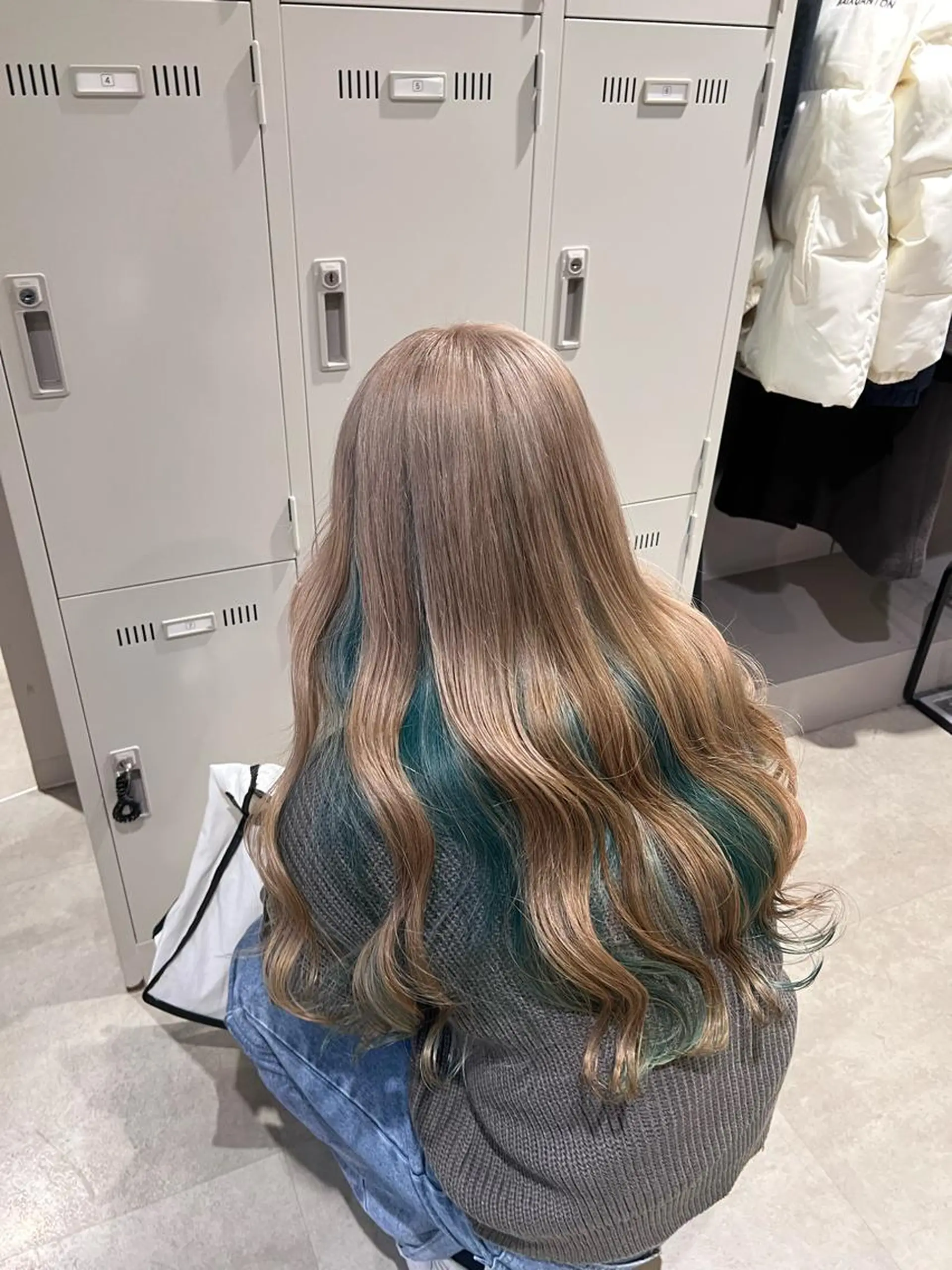 セミロング カラー ヘアアレンジ 🩵 JURI🩵のヘアスタイル