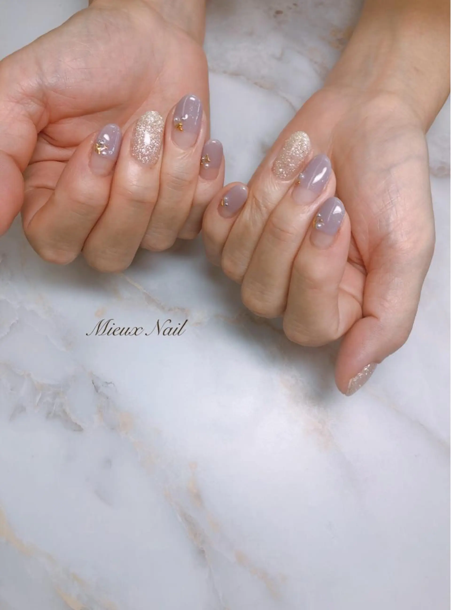 ネイル フレンチネイル ラメ(グリッター) オフィスネイル ワンカラーネイル シンプルネイル 市川 麻衣子のネイルデザイン