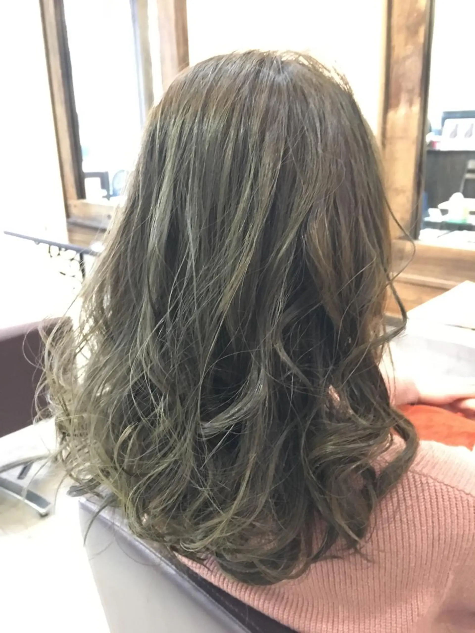 ミディアム ヘアカラー 松本 亮のヘアスタイル