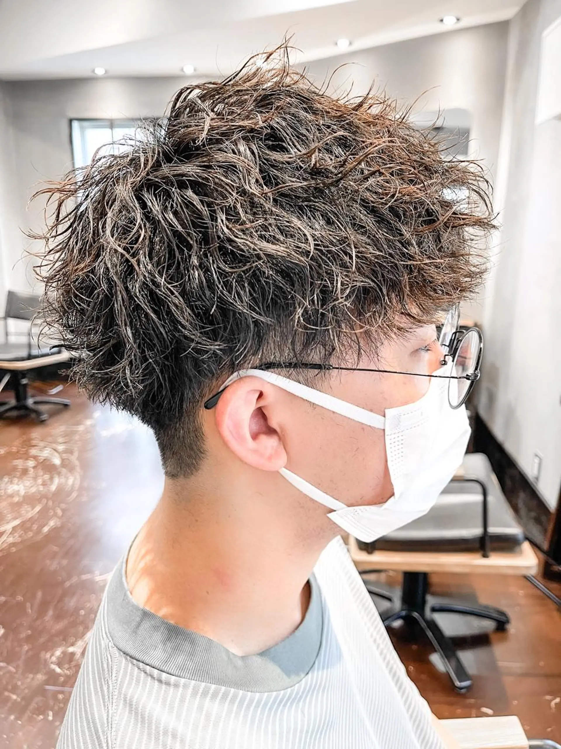 ショート パーマ メンズ メンズパーマ ツイストスパイラルパーマ スパイラルパーマ カット パーマ トリートメント ヘアセット 新宿メンズ専門 モテ清潔感パーマ特化のヘアスタイル