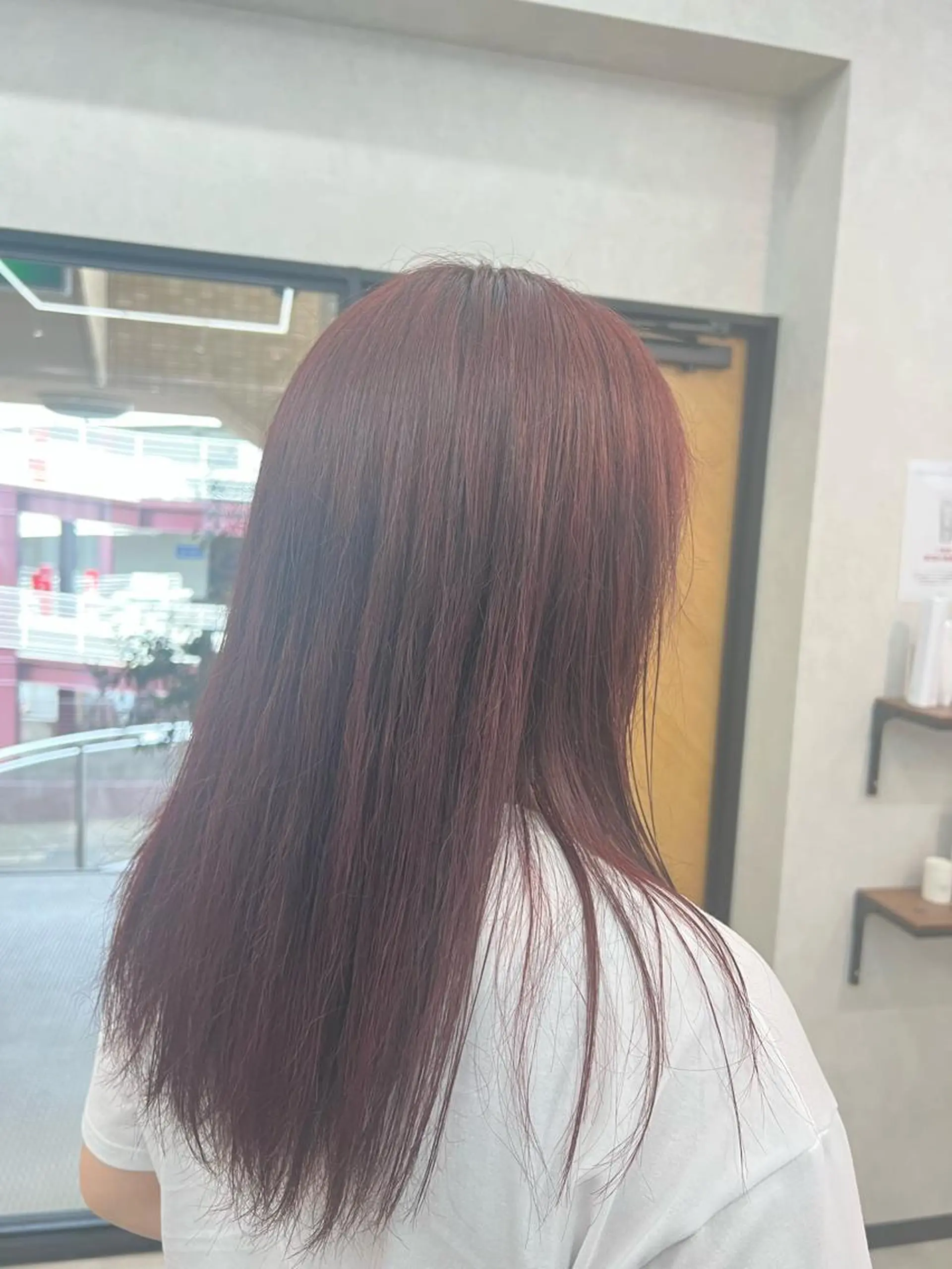 セミロング カラー 岡島 実里のヘアスタイル