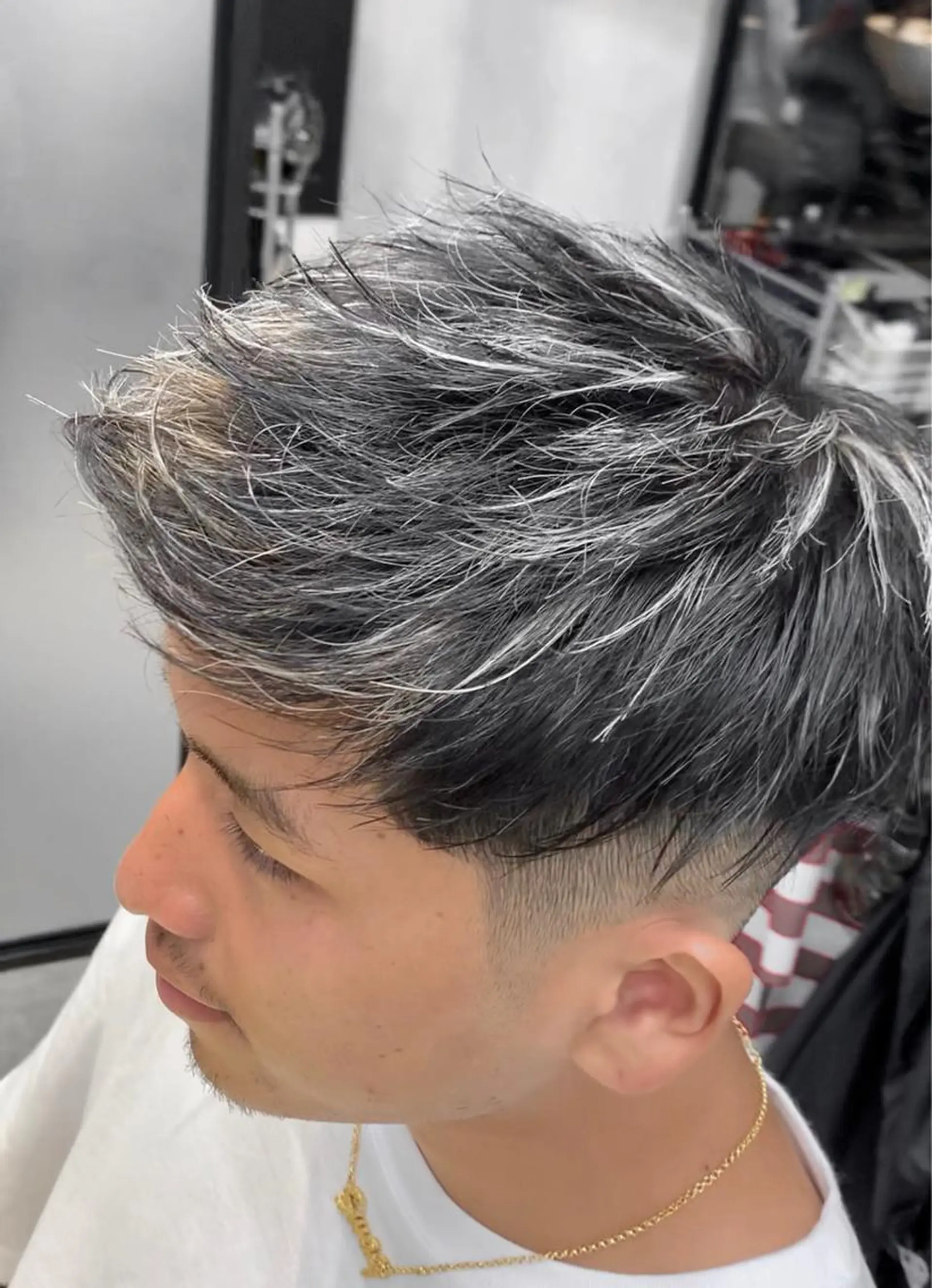 ショート カラー メンズ ヘアカラー 及川シゲル 髪質改善講師のヘアスタイル