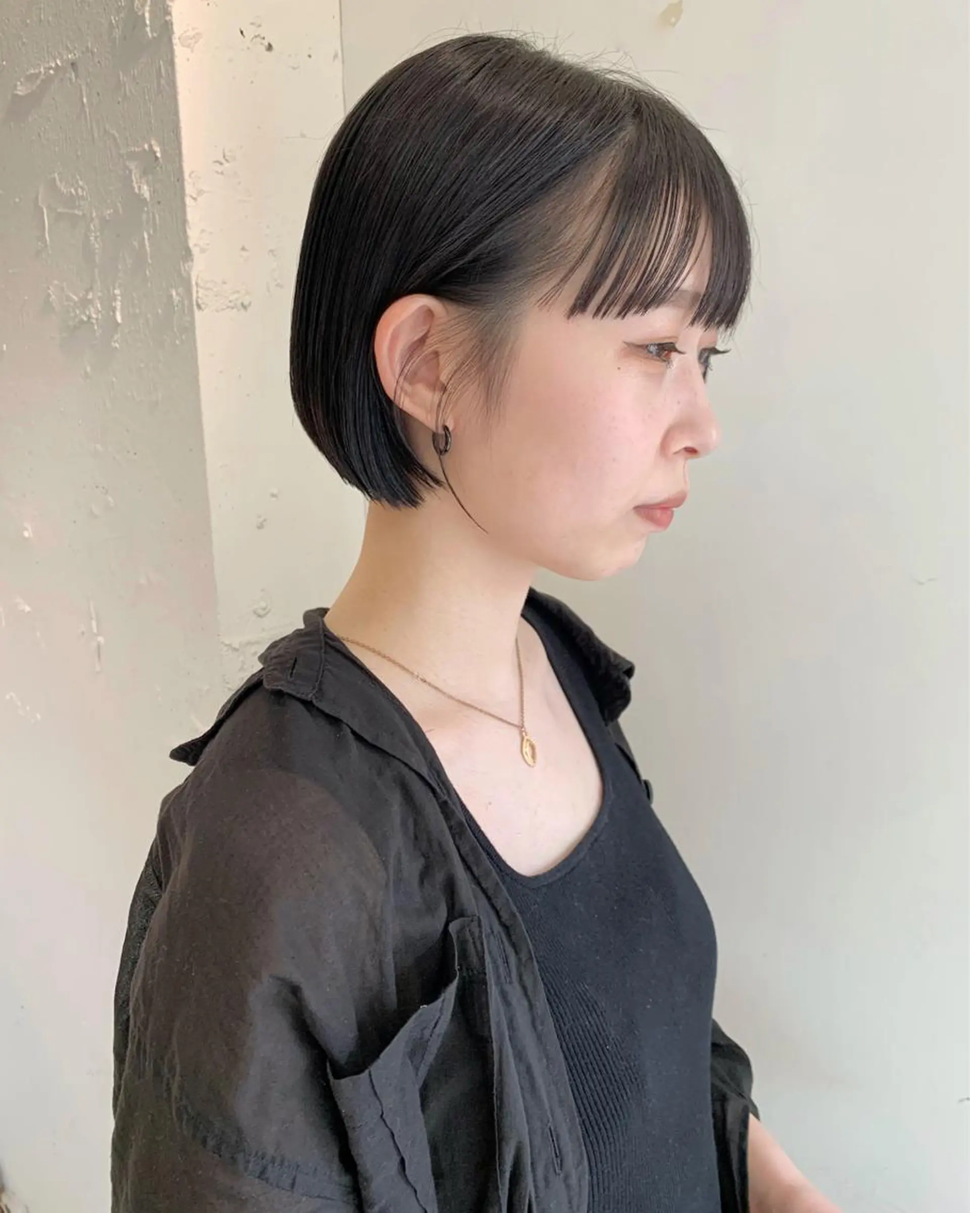 ショート ボブ ワイドバング iLi 《イリ》のヘアスタイル