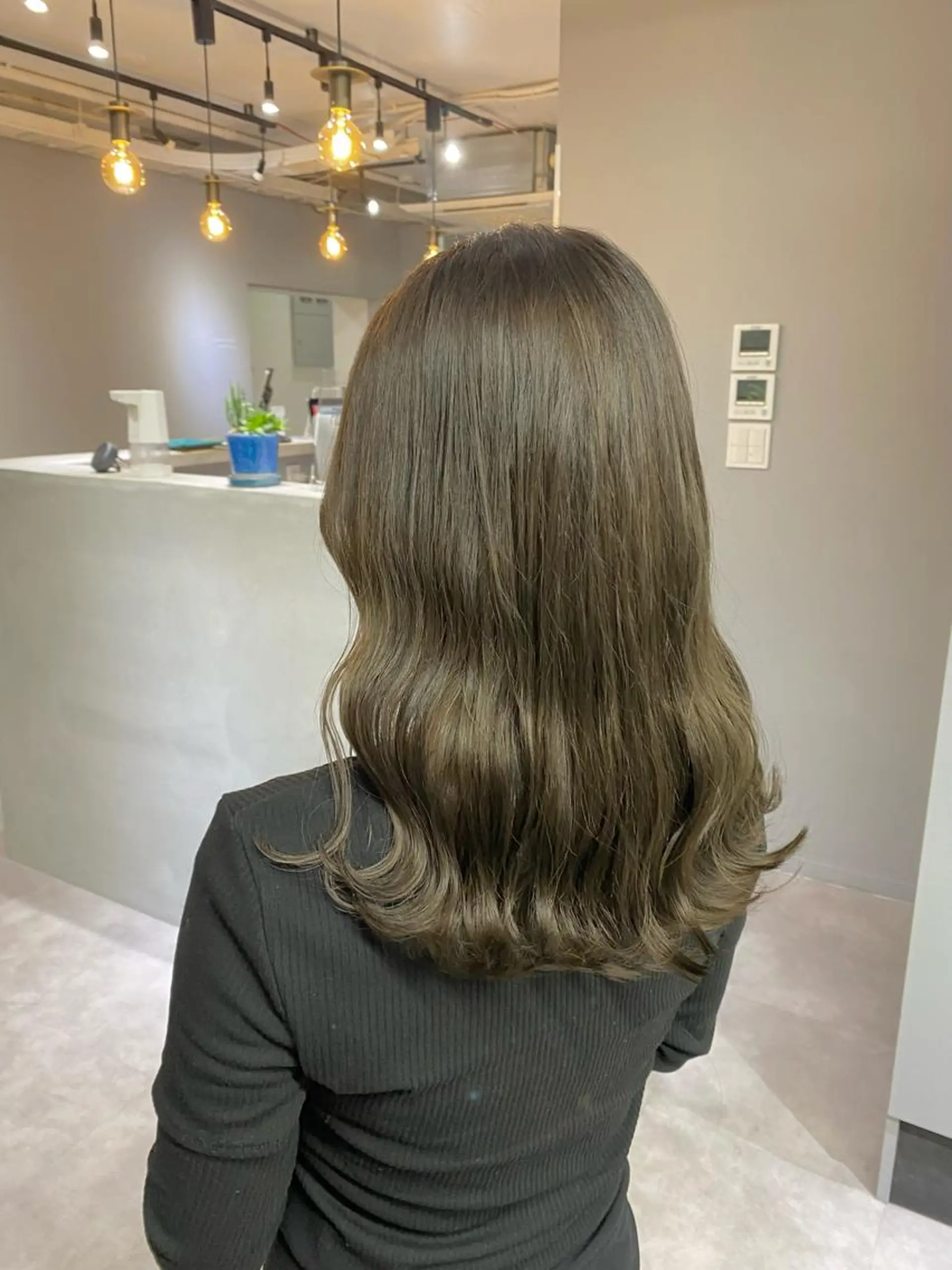 セミロング カラー きよはらちさき🍑 柔らかカラー🌱🫧のヘアスタイル