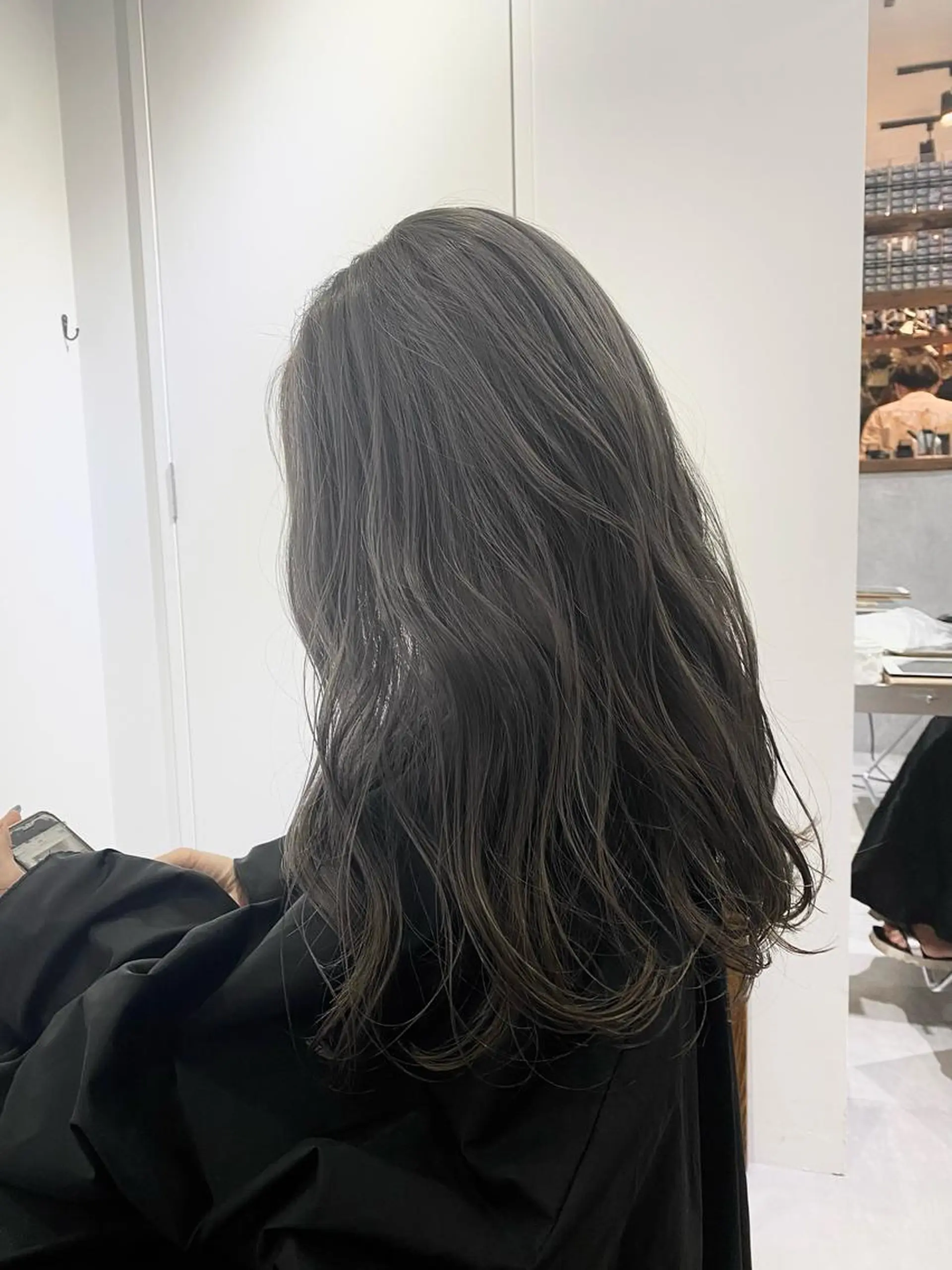 ロング カラー グレージュ ハイライトカラー ハイライト ブリーチ指名 NO1🌈SAKIのヘアスタイル