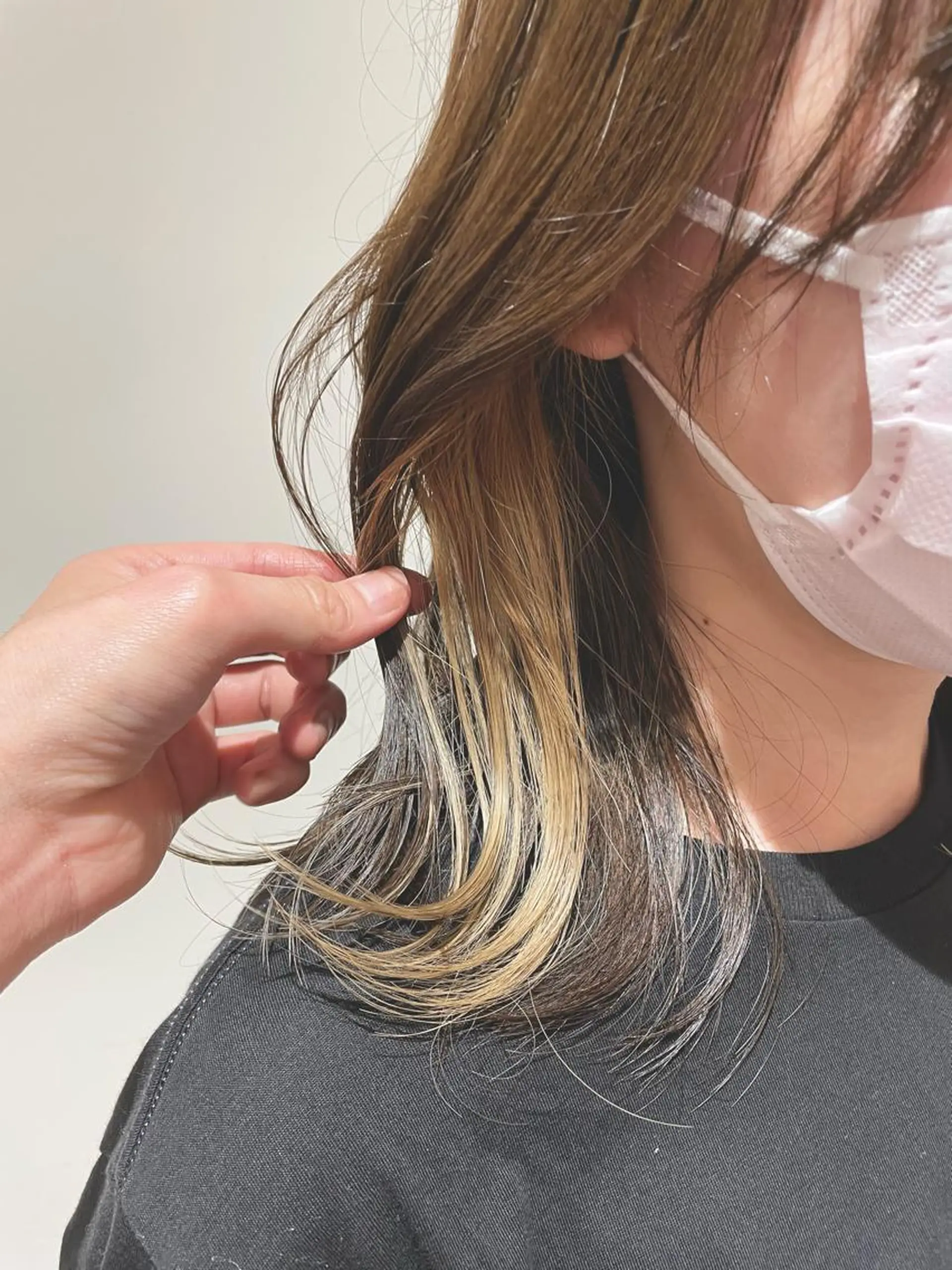 ミディアム カラー バレイヤージュ ベージュカラー ブリーチ ブルーカラー ブルーグレー カット ヘアカラー 新宿御苑前/新宿 Ryuseiのヘアスタイル