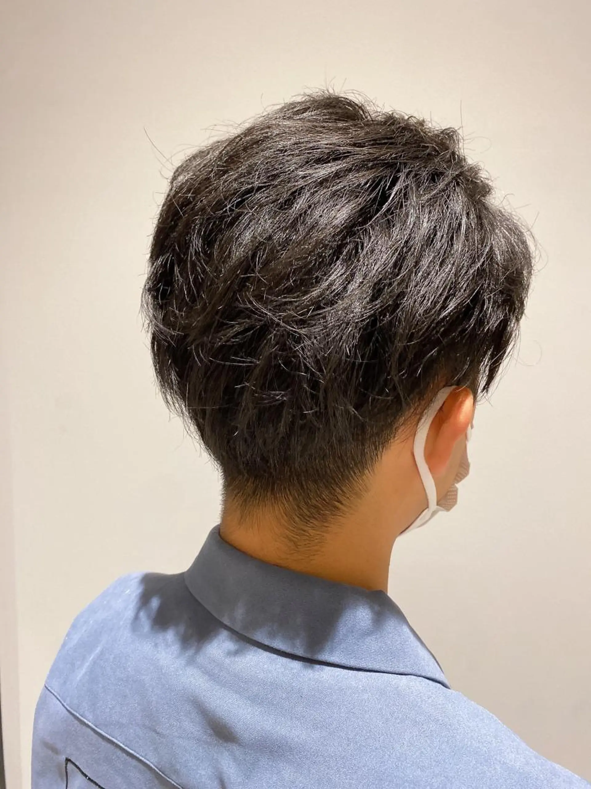 ショート メンズ メンズバレイヤージュ メンズブリーチ メンズハイライト メンズハイトーン メンズインナーカラー カット パーマ 大人かわいい×艶髪 🤍塩川のヘアスタイル