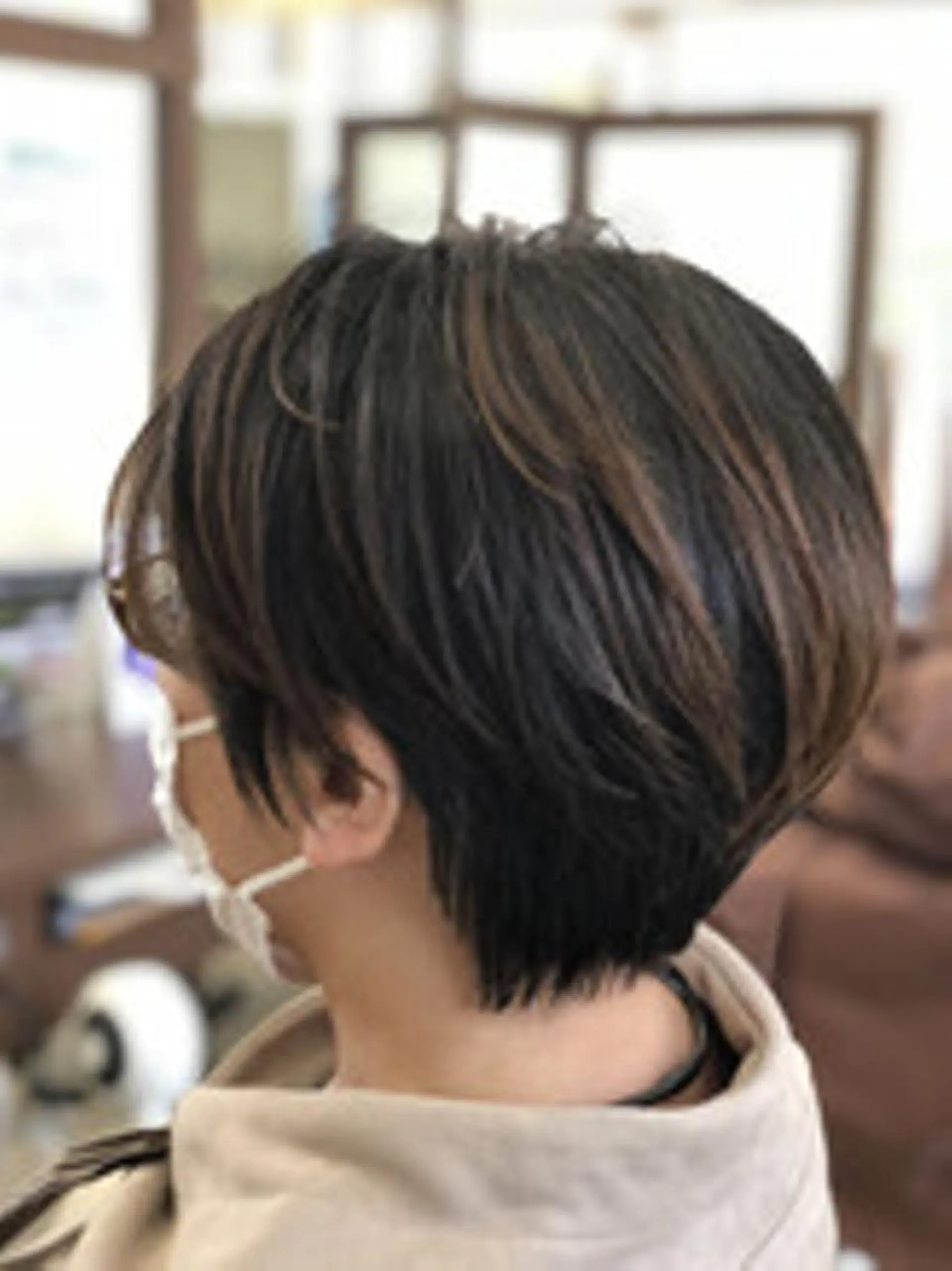 ショート 生駒市デザインカラー /浜中美奈のヘアスタイル