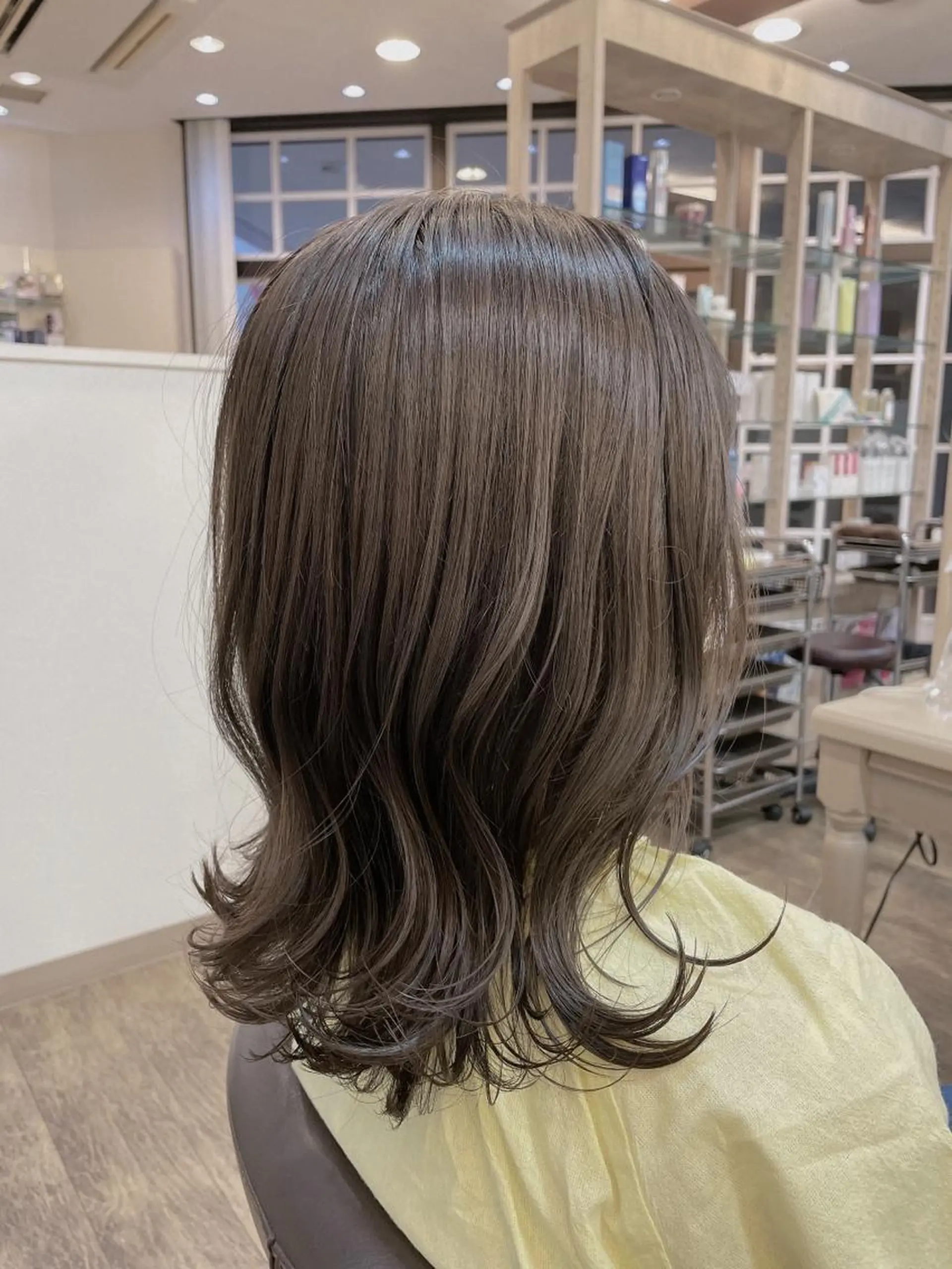 ミディアム カラー イルミナカラー スターダスト 外ハネヘア カット ヘアカラー 尚平 40代からの 髪質改善専門のその他イメージ