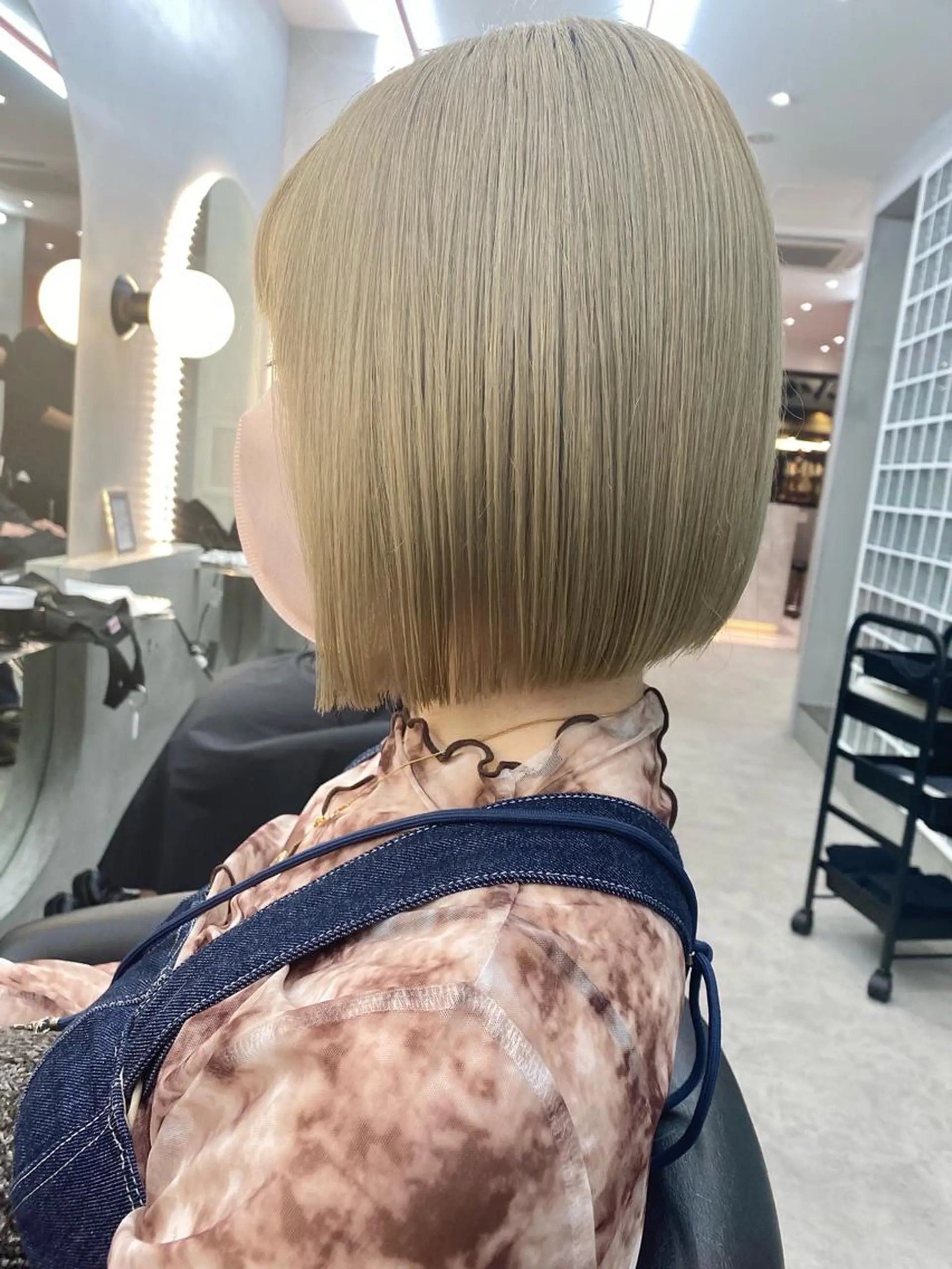 ショート カラー カット ヘアカラー トリートメント 顔周り/ブリーチなし /縮毛矯正🫧伊勢のヘアスタイル