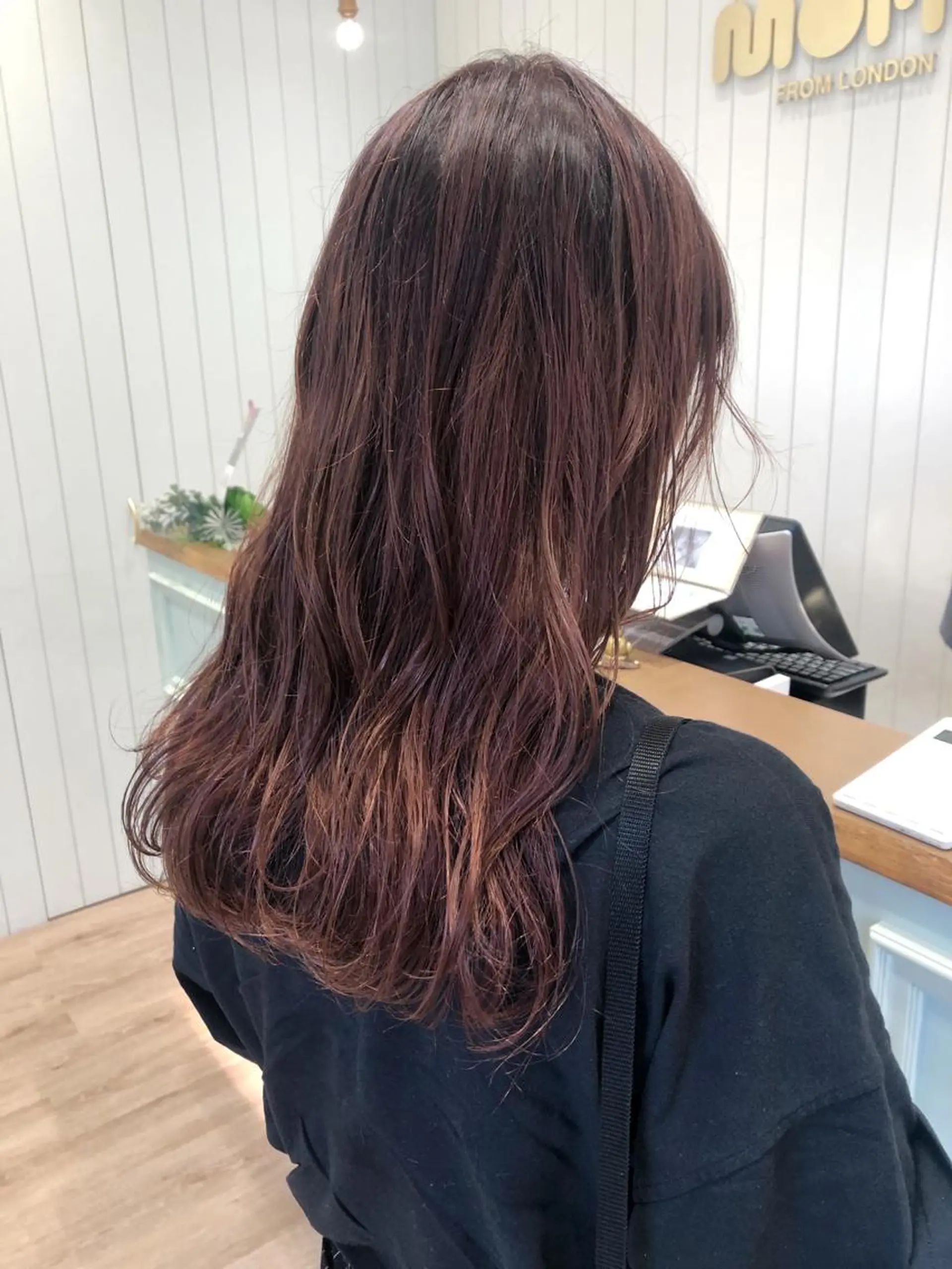 セミロング カラー ケアブリーチ 坪井佑樹のヘアスタイル