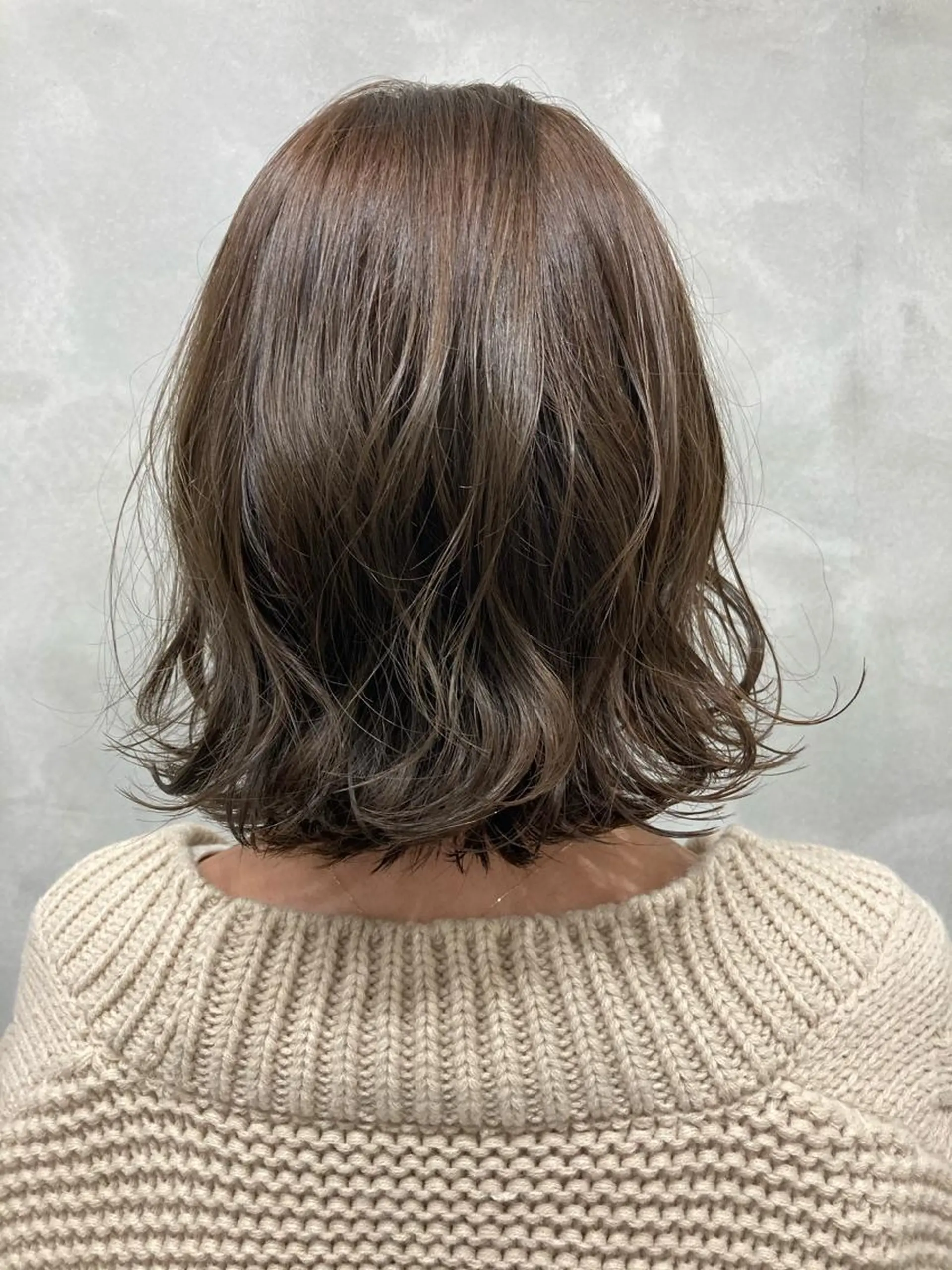 ミディアム カラー ベージュカラー ブリーチ ダブルカラー カット ヘアカラー トリートメント 狩野 羅夢のヘアスタイル
