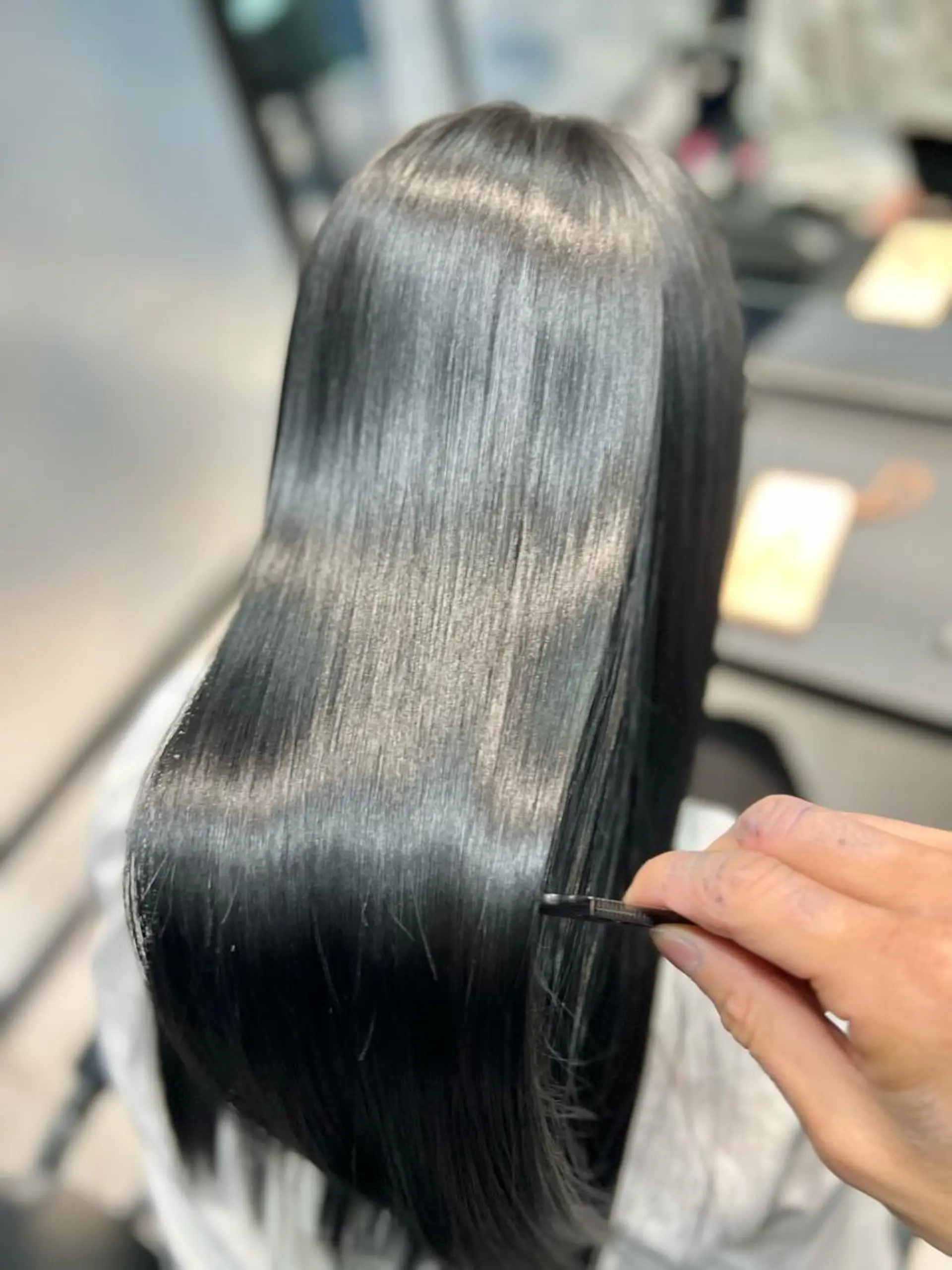 ロング カラー 黒髪 ブルーカラー ブルーブラック ブルージュ 縮毛矯正 縮毛矯正　野口 恵のヘアスタイル