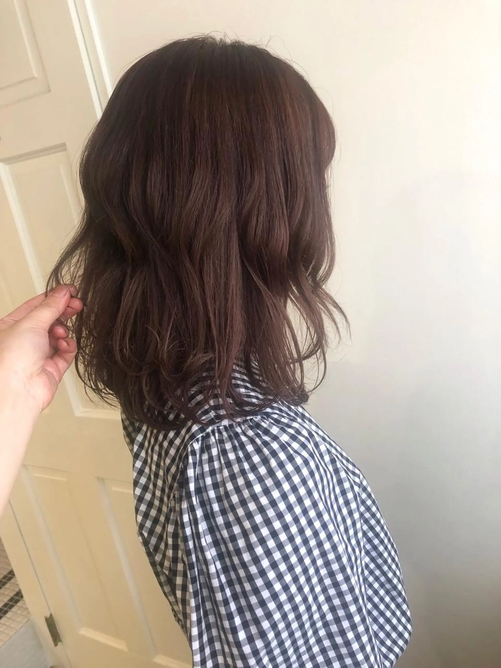 ミディアム カラー カット ヘアカラー トリートメント MIOベージュカラー 柔らかいカラーのヘアスタイル